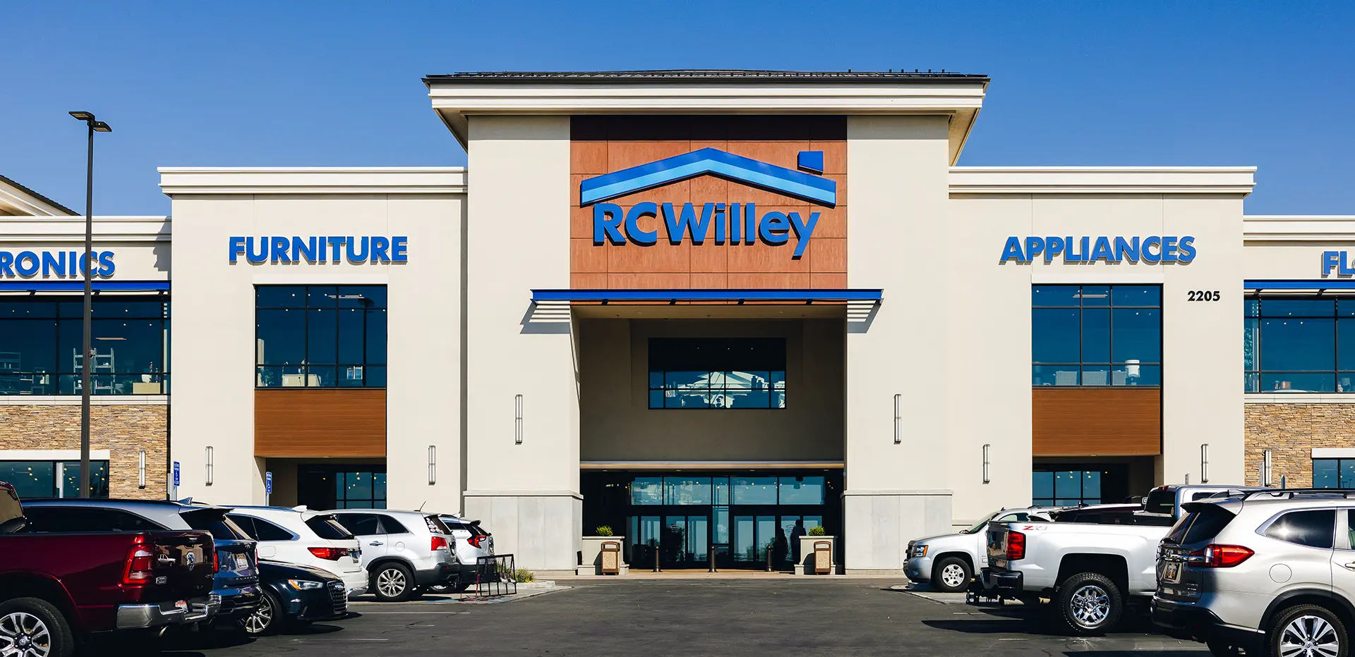RC Willey Layton