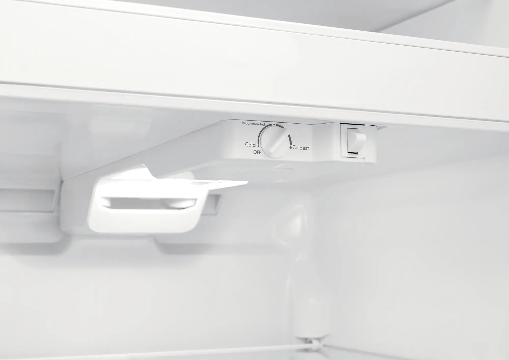 FFTR1835VW Frigidaire 18.3 cu ft Top Freezer Refrigerator - White-2