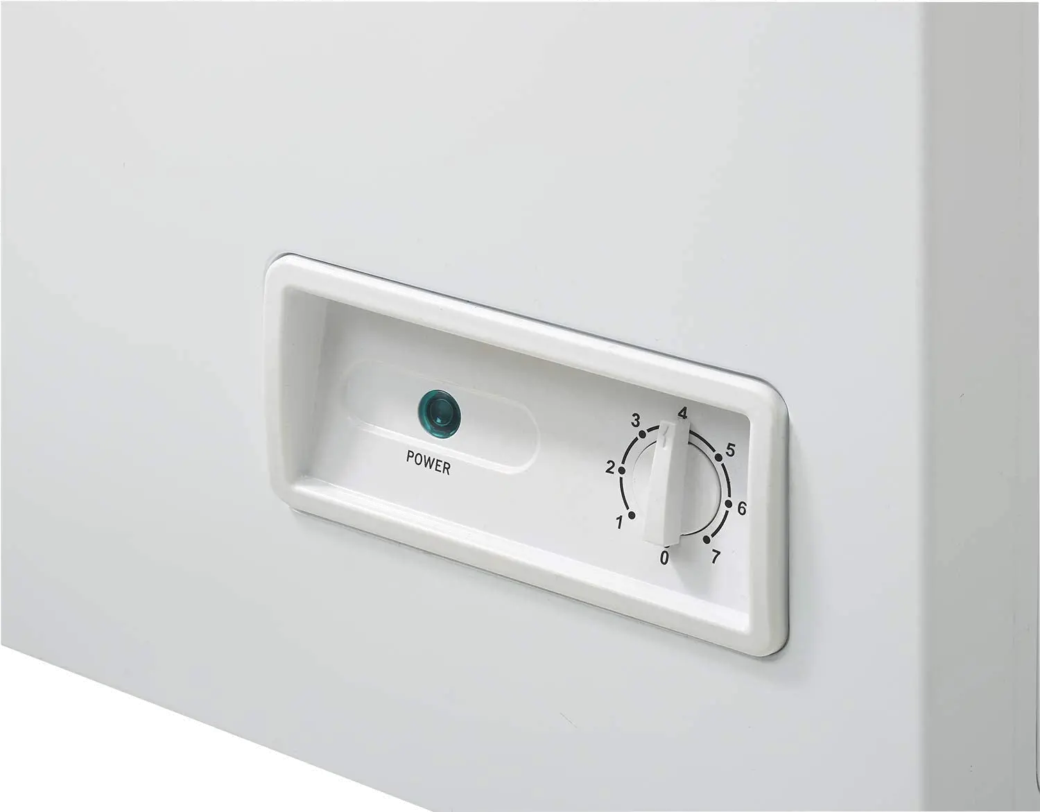 DCF050B1WM Danby Diplomat 5.0 cu ft Chest Freezer - White-2