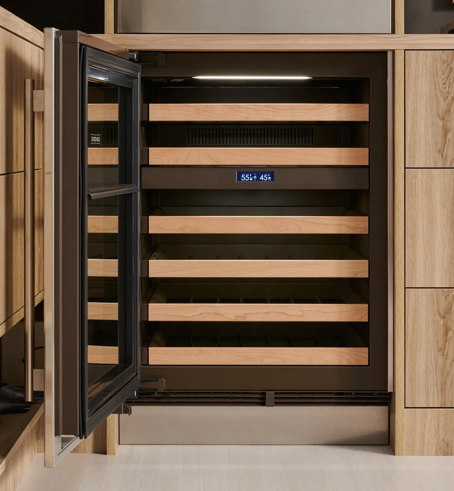 DEU2450WA/R Sub-Zero Under Counter Wine Cooler - Panel Ready, Right Hinge, High Altitude Glass-2