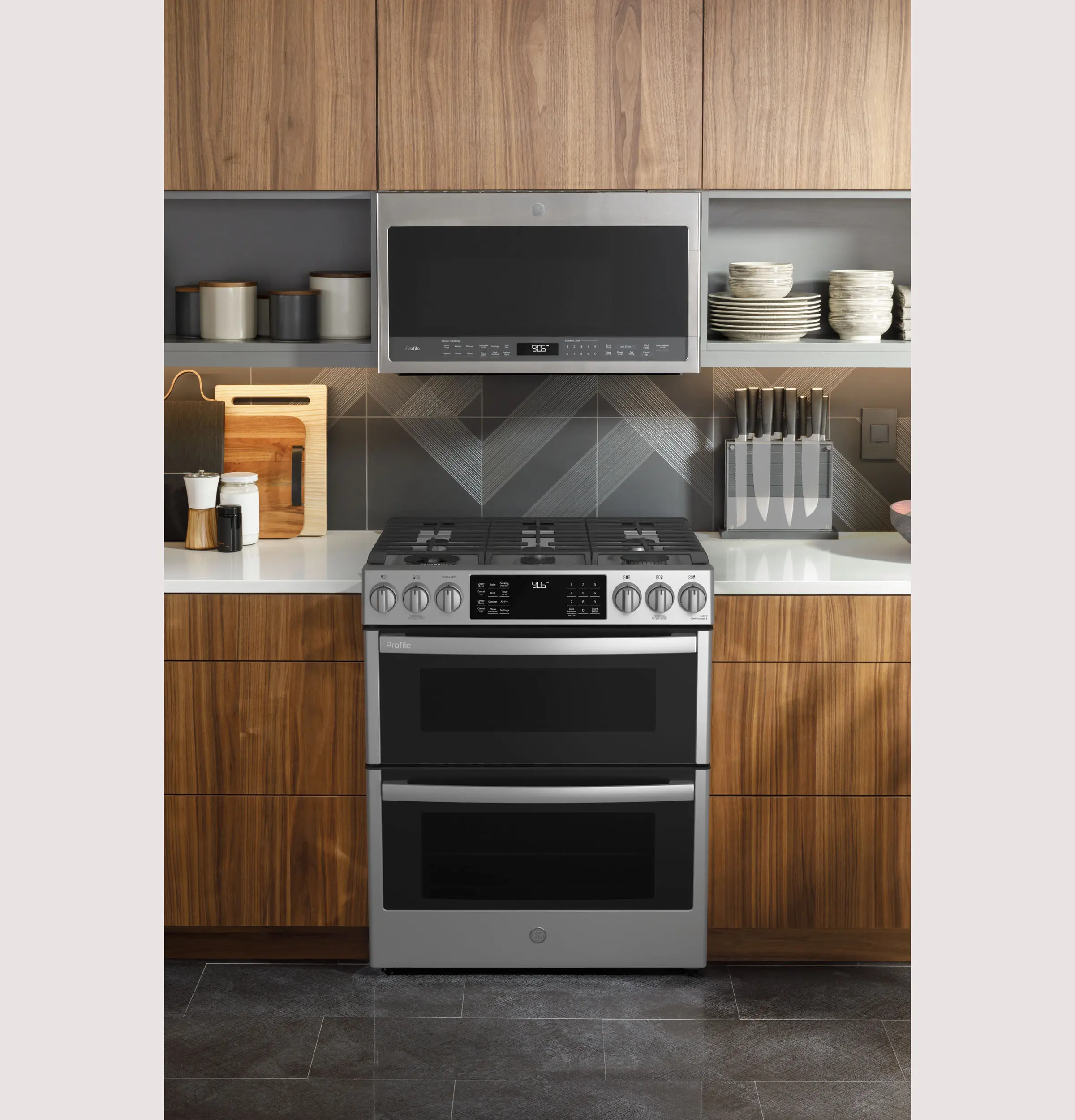 PGS960YPFS GE Profile 6.7 cu ft Double Oven Gas Range - Stainless Steel-2