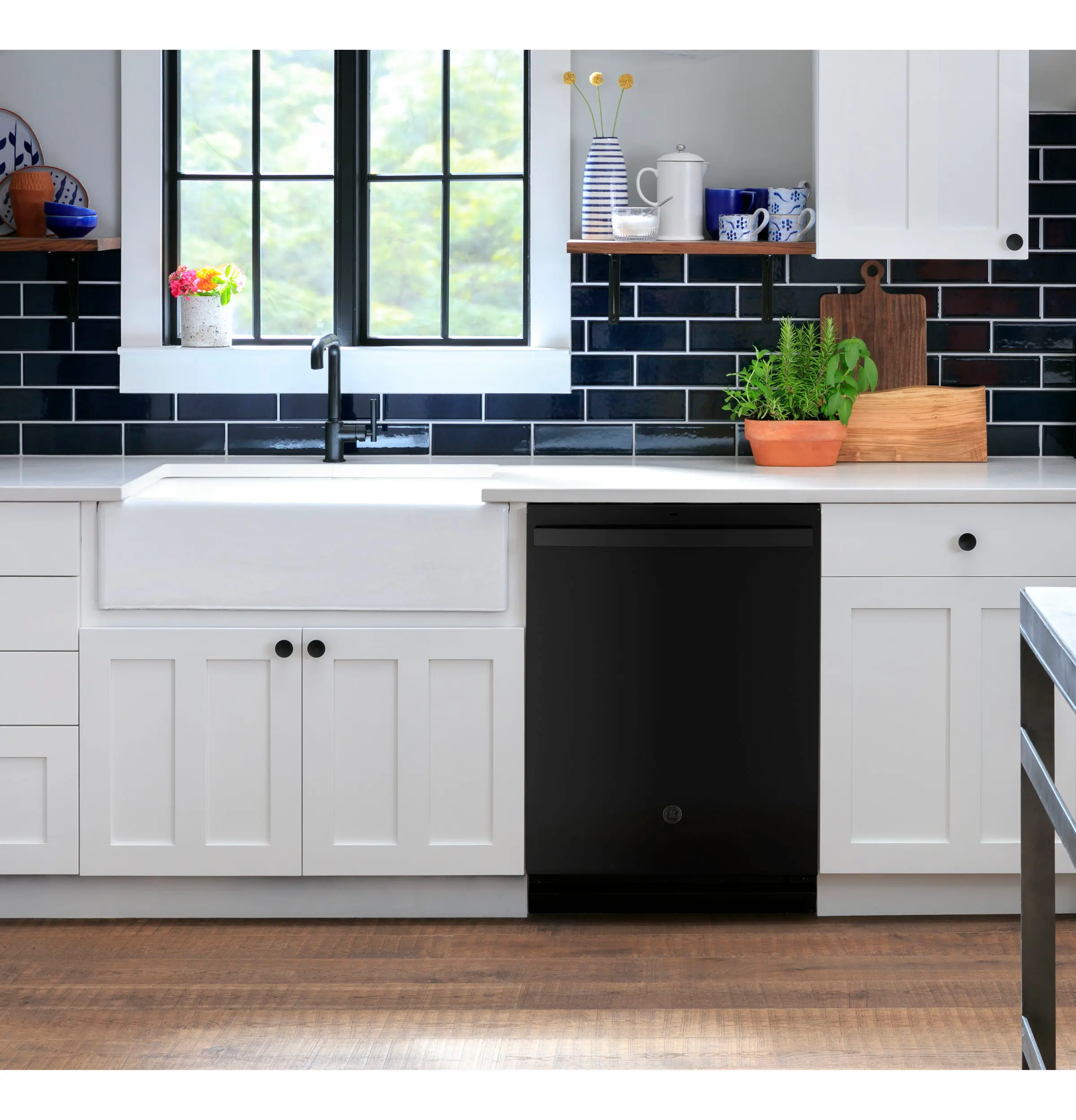GDT550PGRBB GE Top Control Dishwasher - Black-2