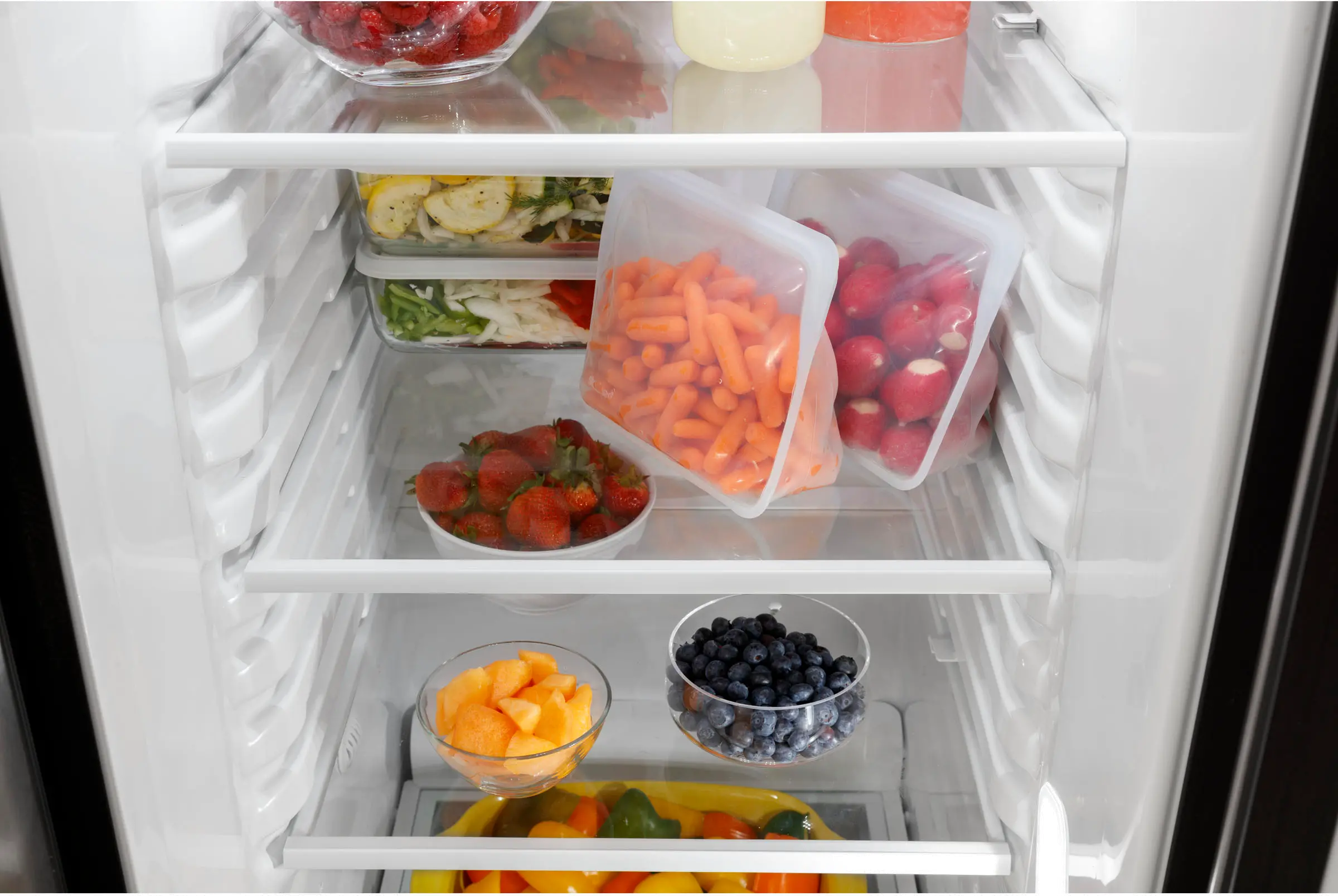 GSS25GGPBB GE 25.1 cu ft Side by Side Refrigerator - Black-6