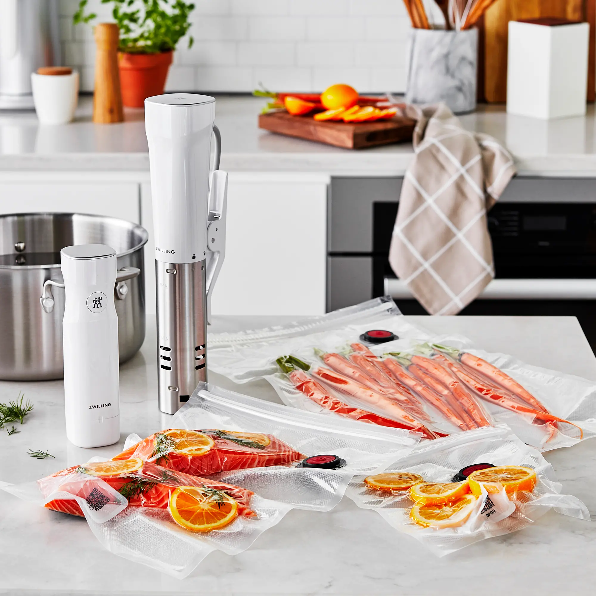 Zwilling Fresh & Save 7-pc Vacuum Sealer Machine Starter Set - Plastic-4