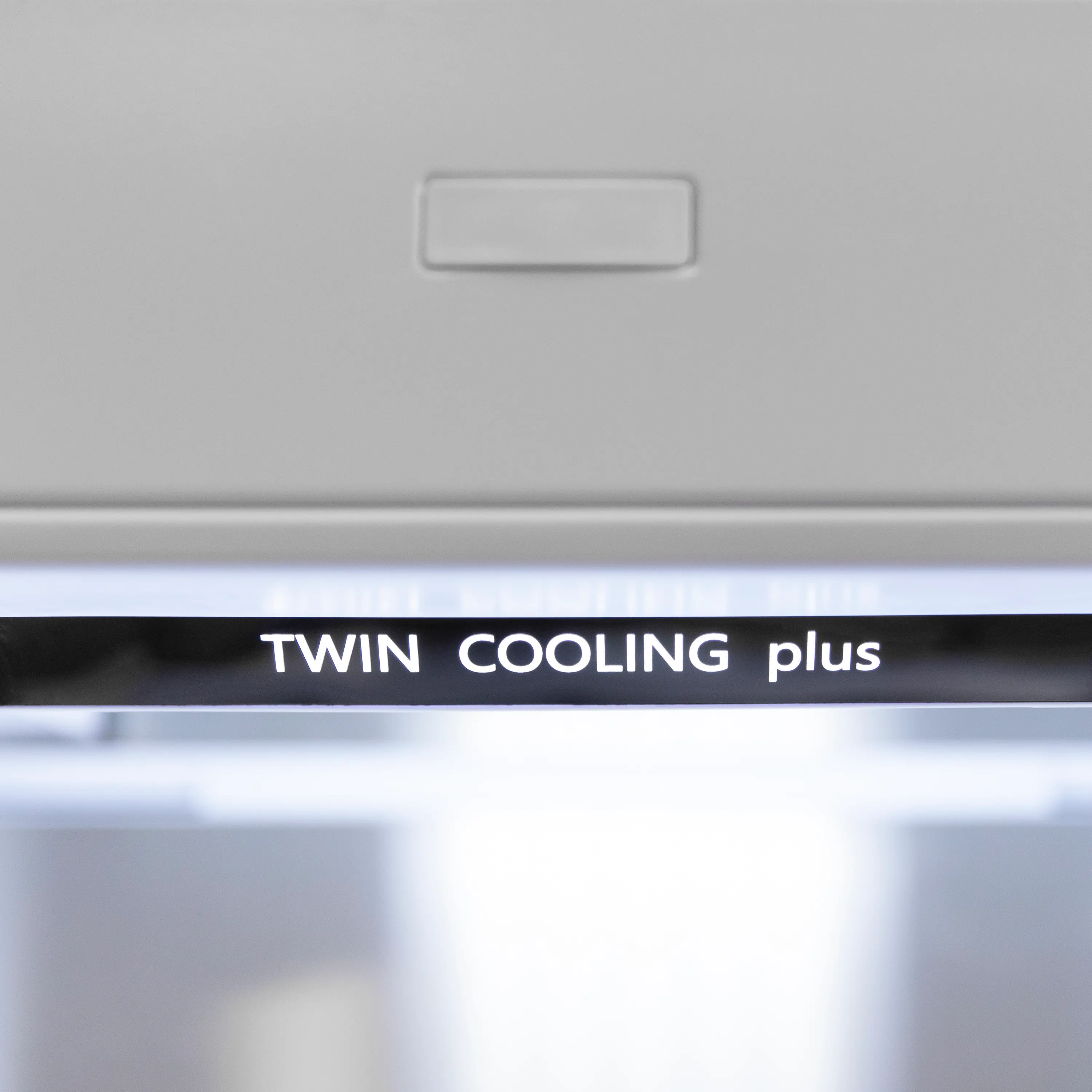 RBIV-304-60 ZLINE 60 32.2 cu ft 4-Door French Door Refrigerator - Built-In Counter Depth Stainless Steel-12
