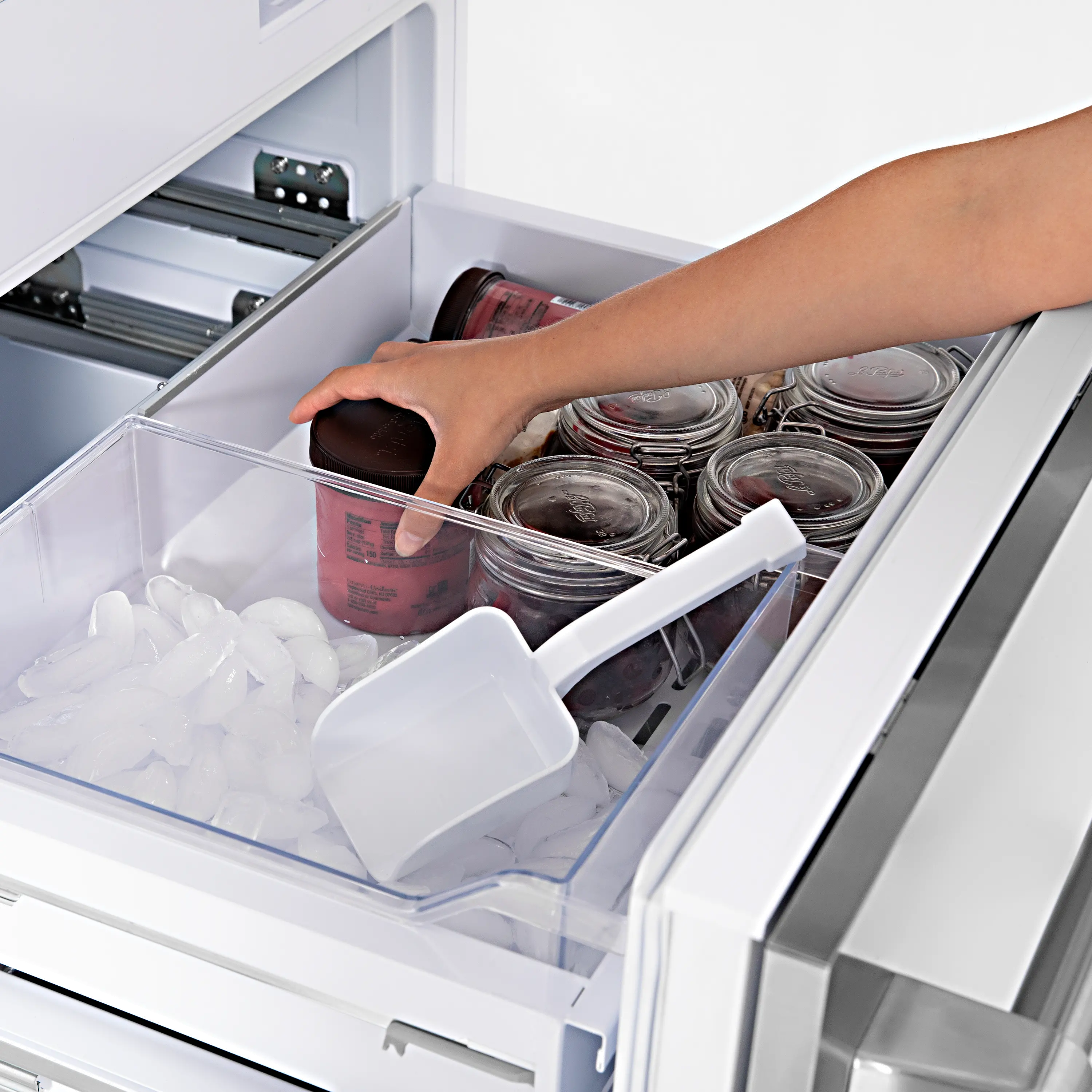RBIV-304-60 ZLINE 60 32.2 cu ft 4-Door French Door Refrigerator - Built-In Counter Depth Stainless Steel-7