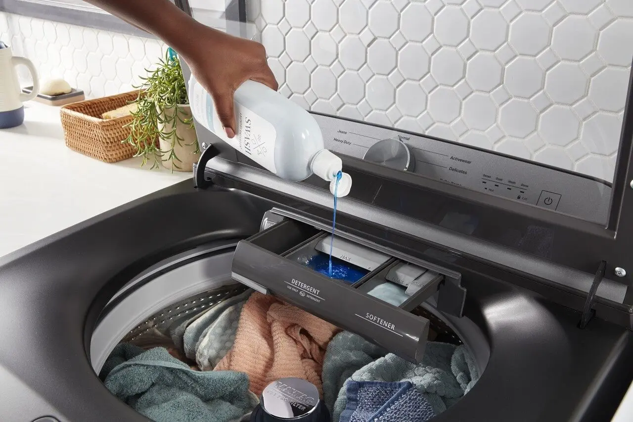 MVW6500MBK Maytag 4.7 cu ft Pet Pro Washer - Black M6500-5