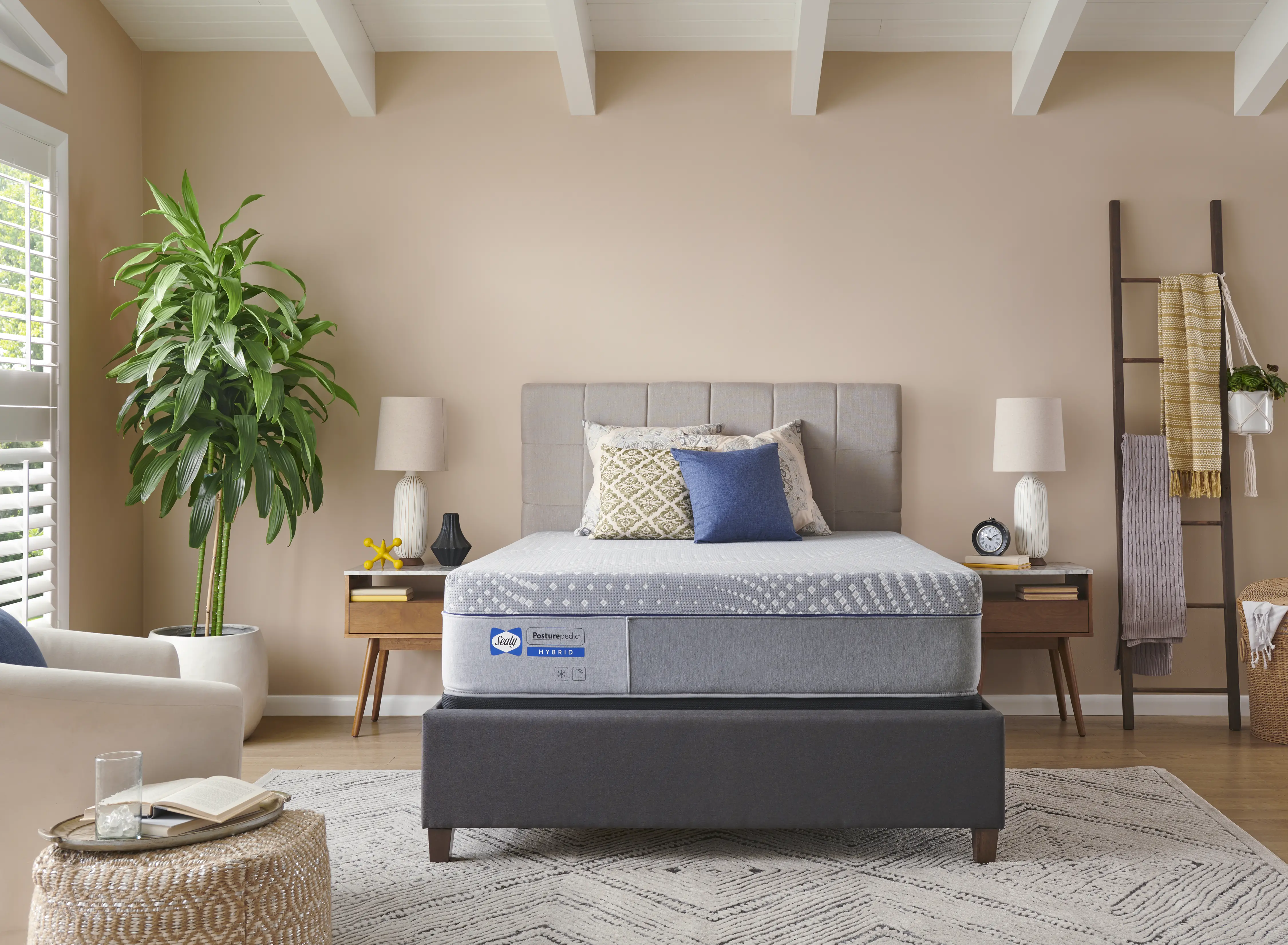 52920151 Sealy Elsanta Hybrid Firm Queen Mattress-2
