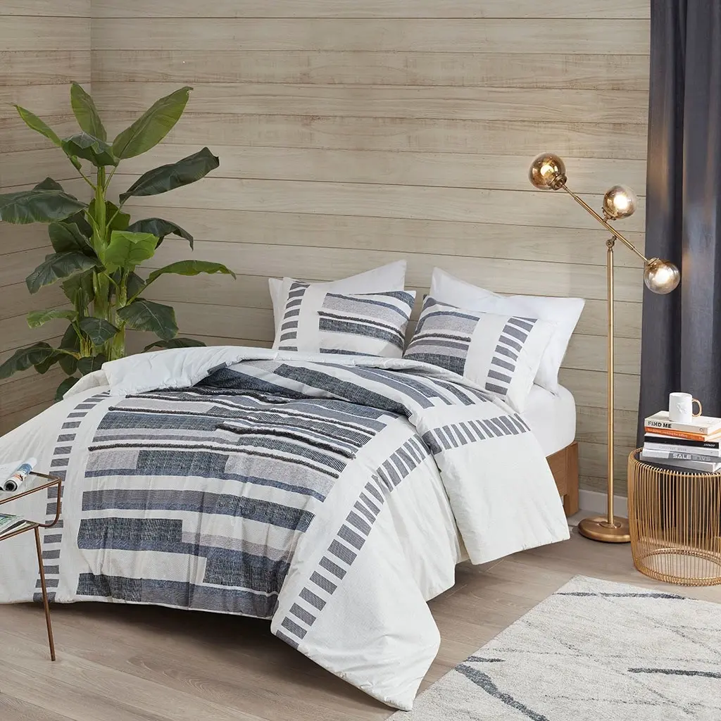 Serena White and Black King Comforter Set-1