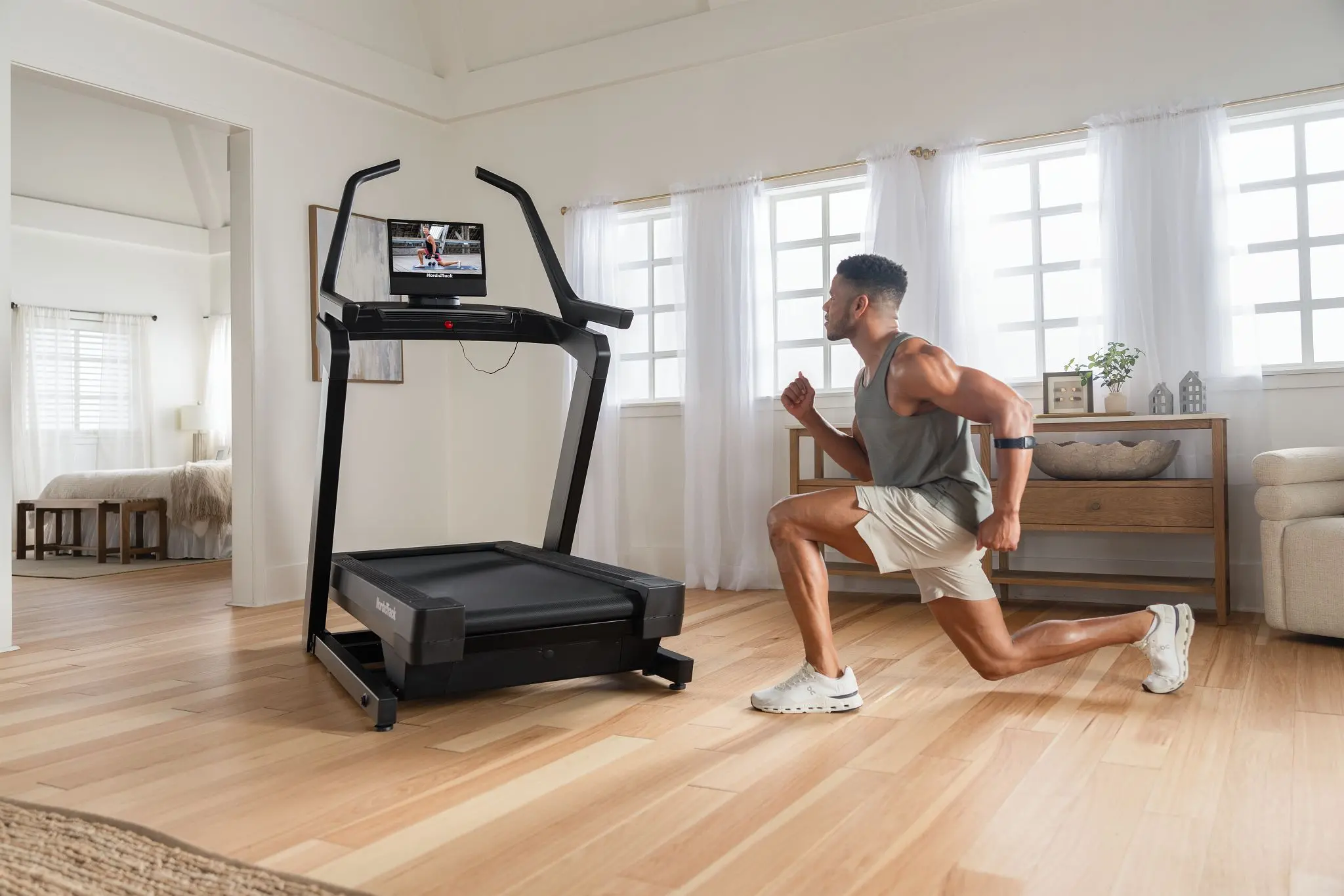 NTL29225 NordicTrack X16 Treadmill with 40% Incline for Strength and Cardiovascular Health-6