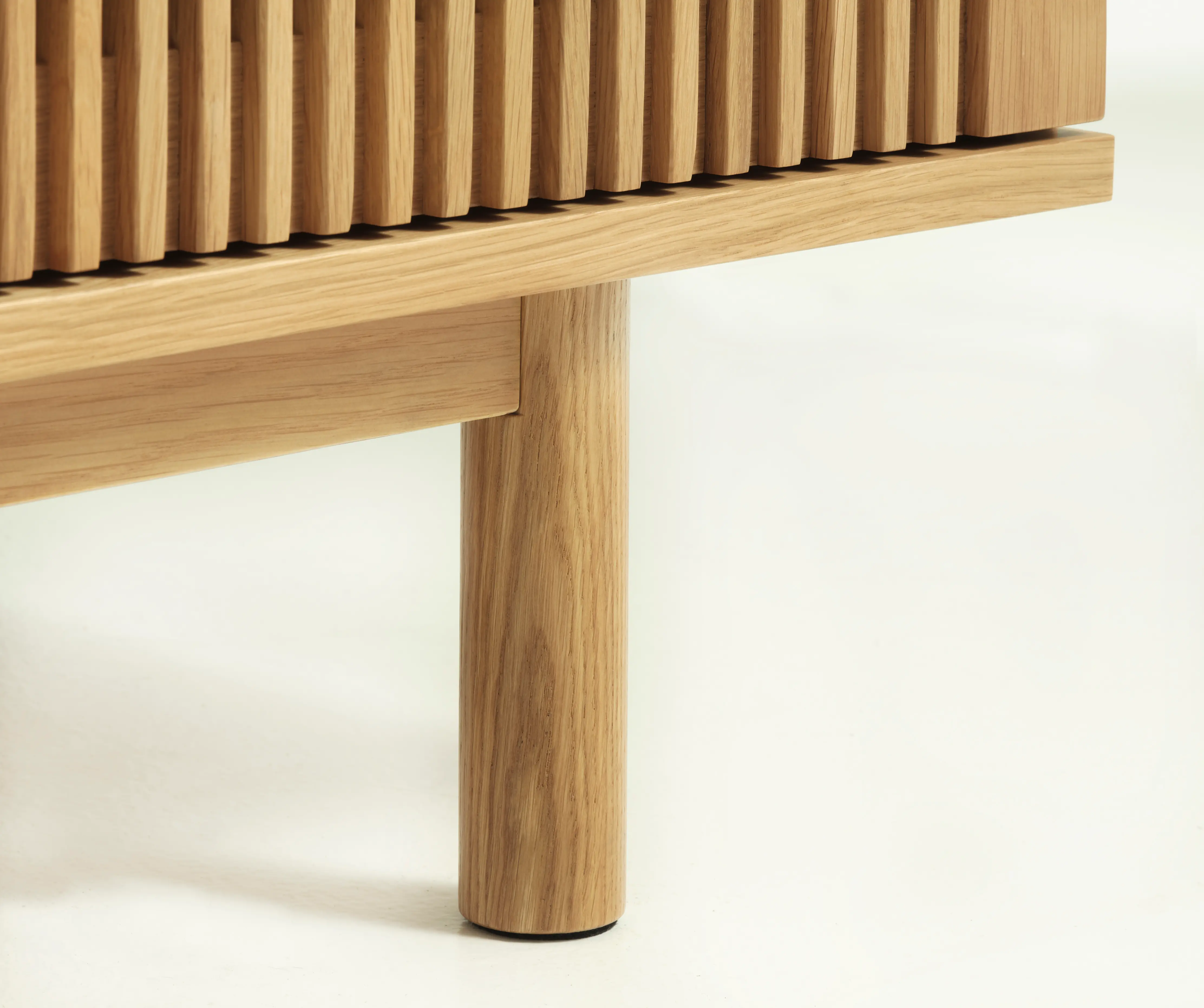 Tiber Natural Oak Sideboard with Slatted Doors-8