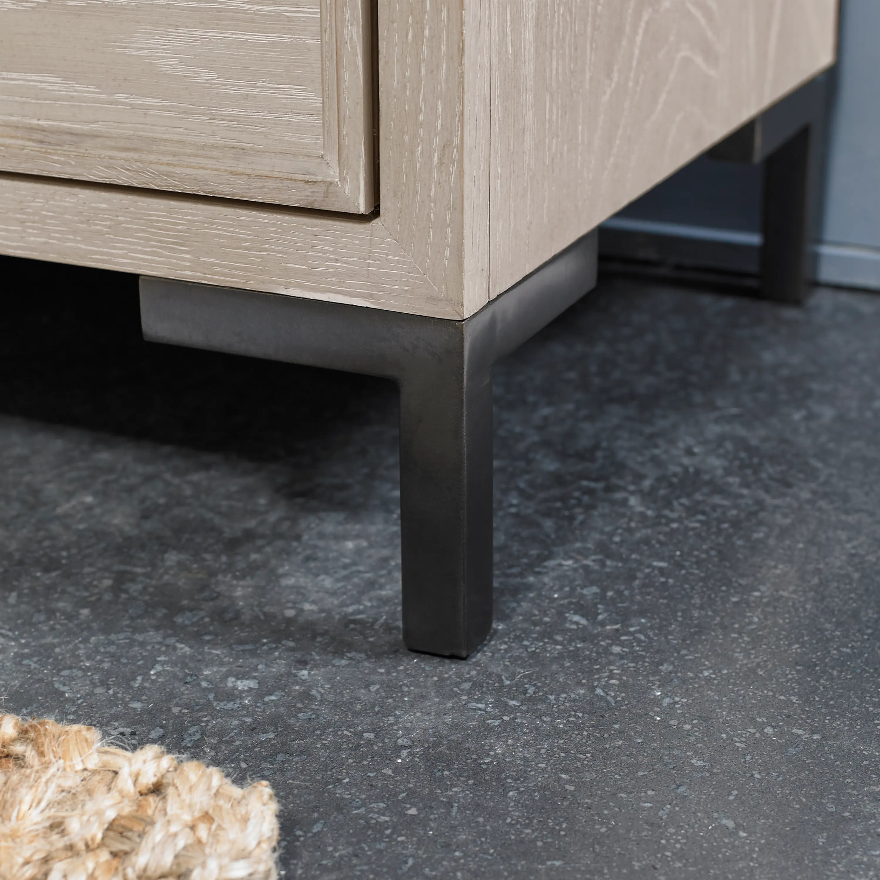 Wallburg Off-White Dresser-3
