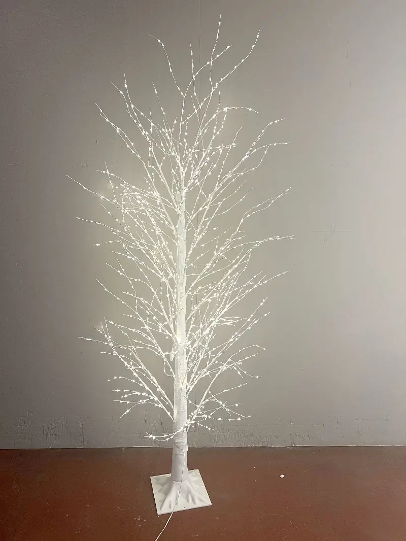 6' LED Tree with Plastic Base