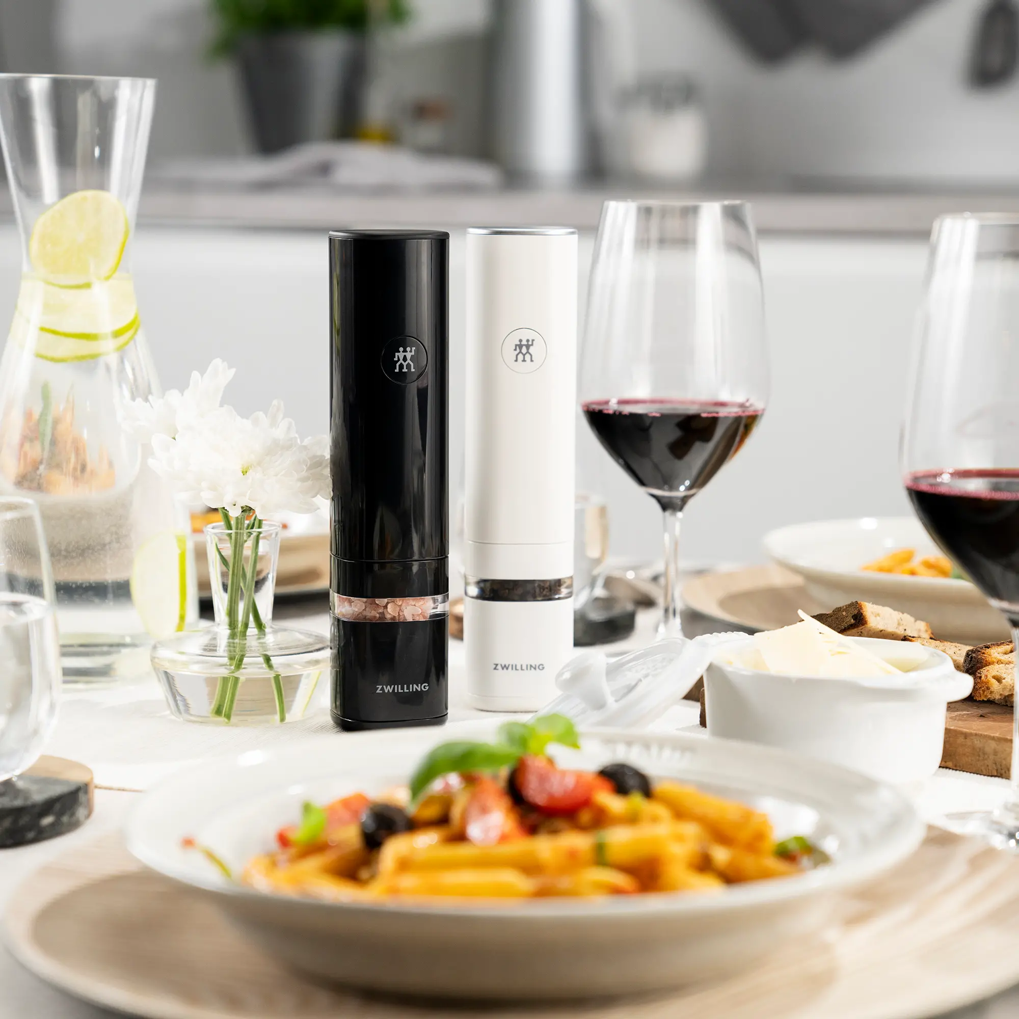 Zwilling Enfinigy White Electric Salt and Pepper Mill-3