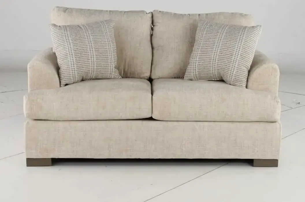 VILLOV/CREAM Villa Cream Loveseat-8