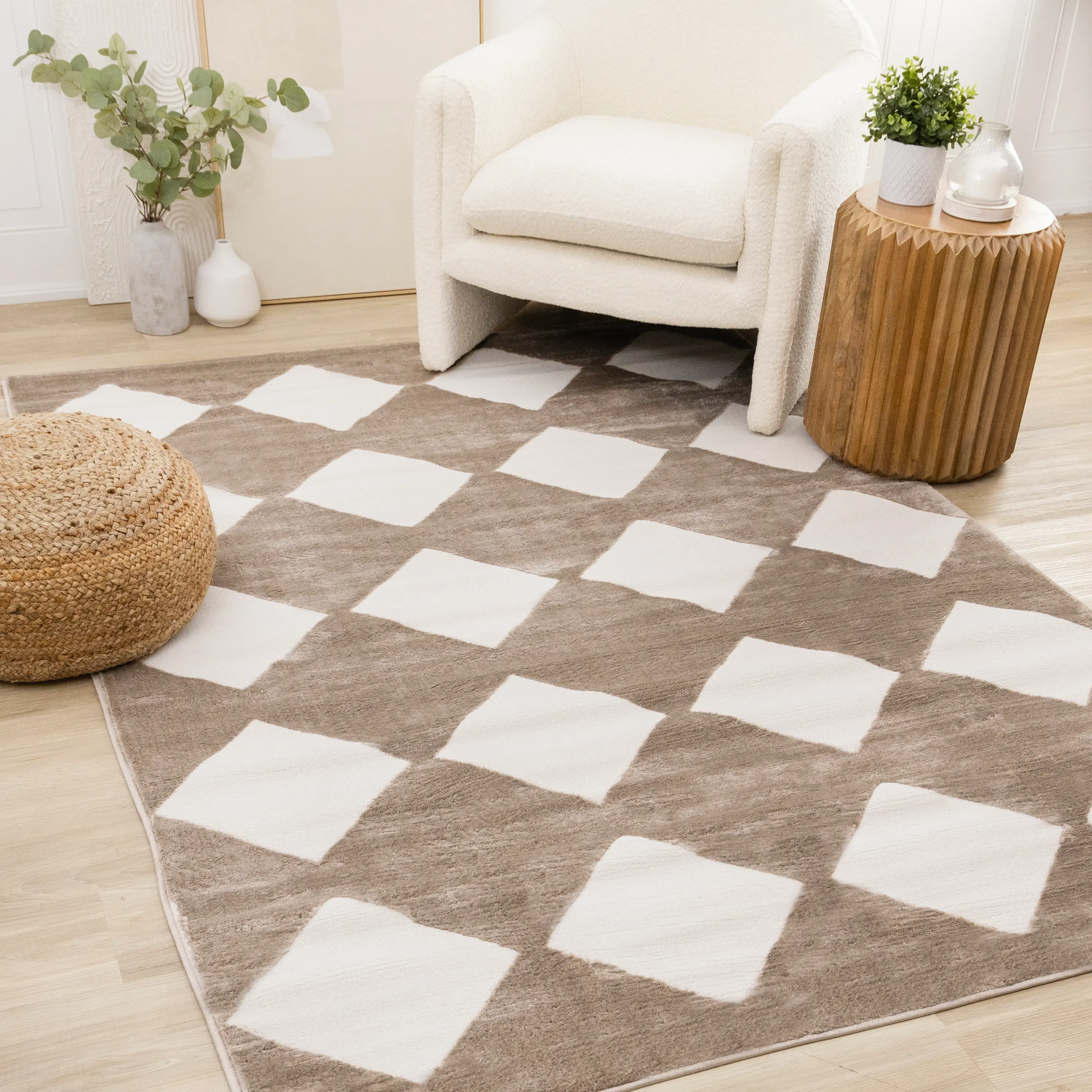 Leo Brown and Cream Diamond 7 x 10 Area Rug-2