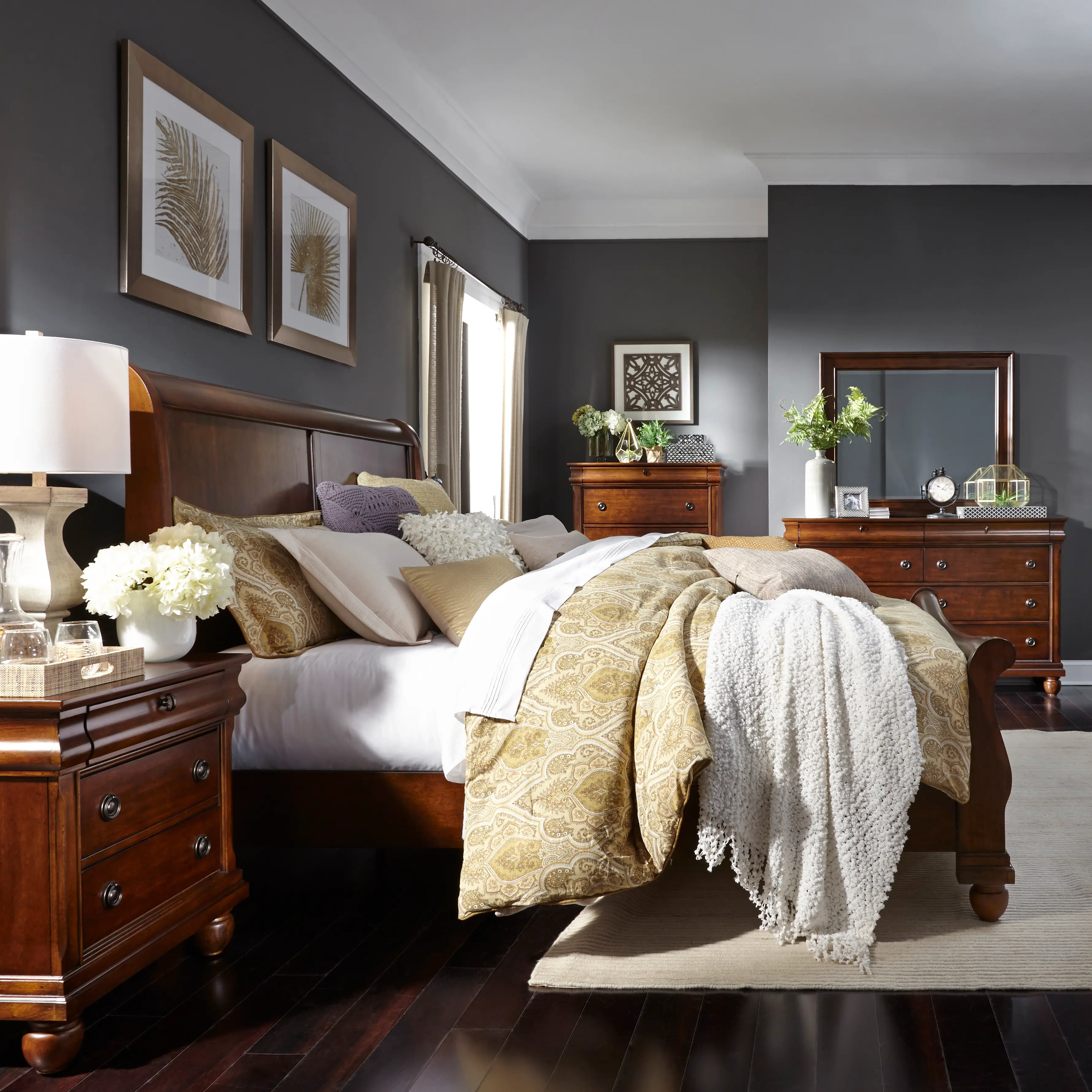 589-BED5/0 Traditions Cherry Brown Queen Bed-8