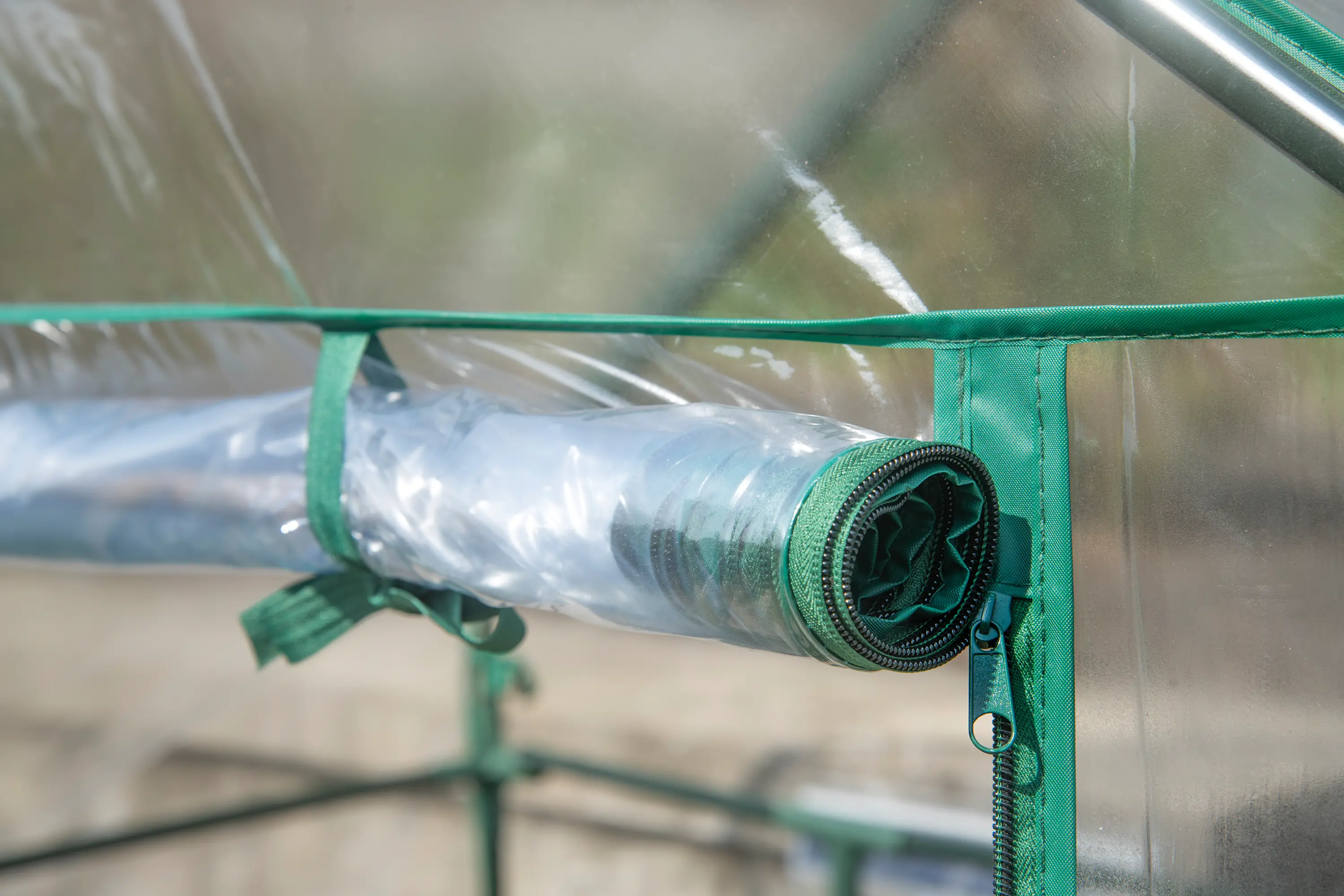 Miracle-Gro Clear Mini Greenhouse-7