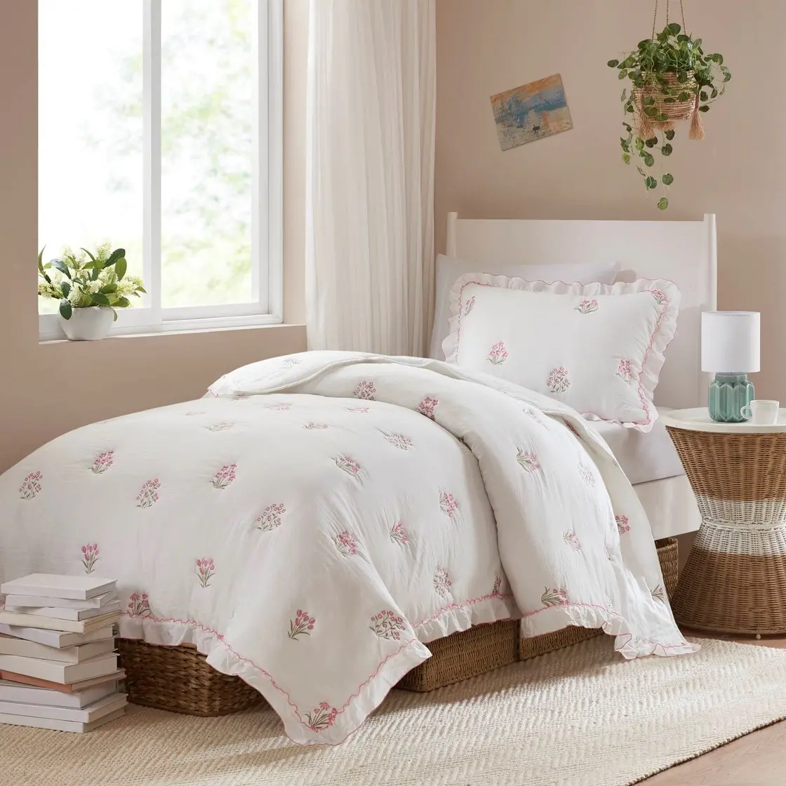 Pink Floral Queen and Full Embroidered Quilt Set-2