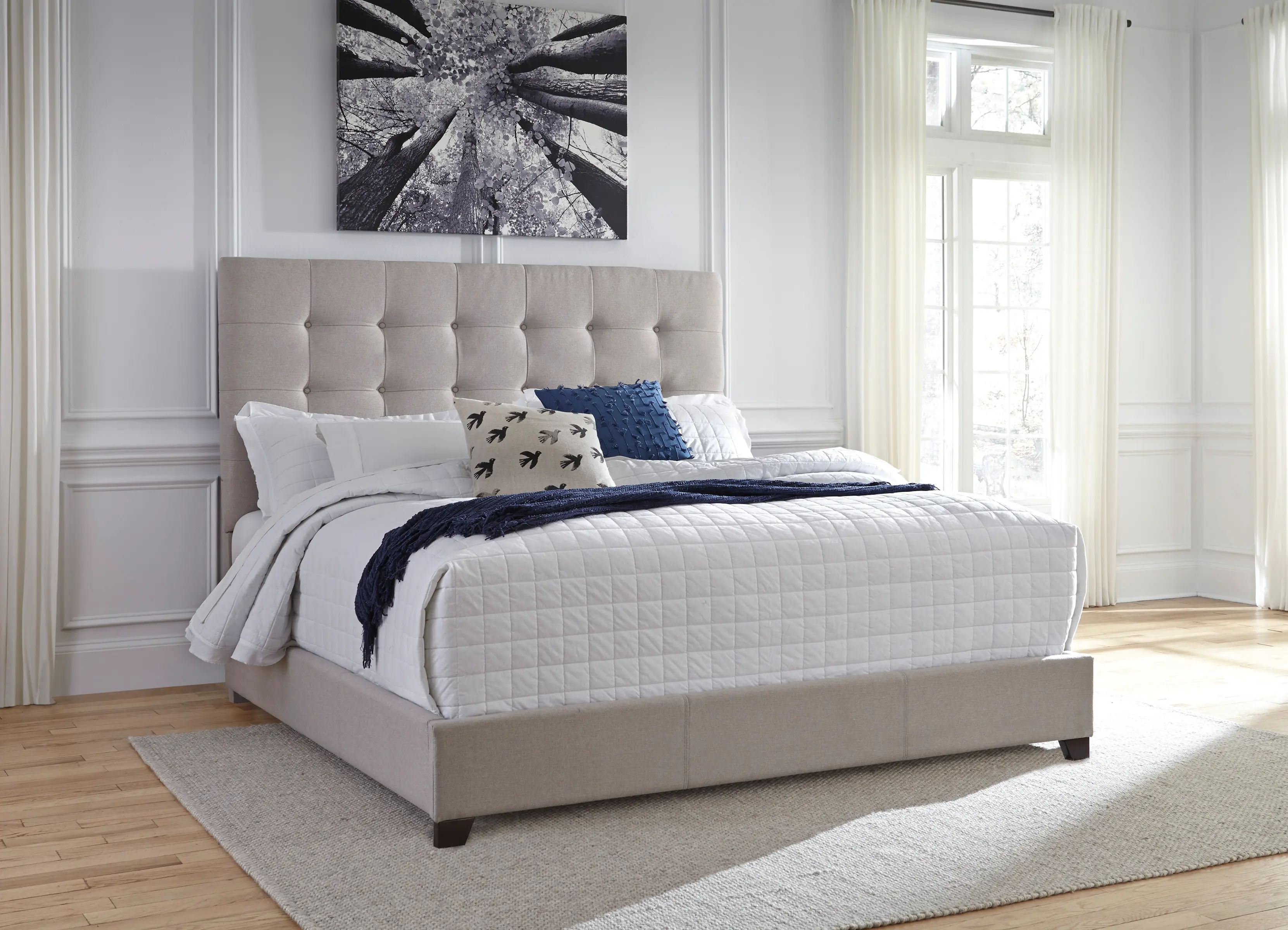Dolante Queen Upholstered Bed-1