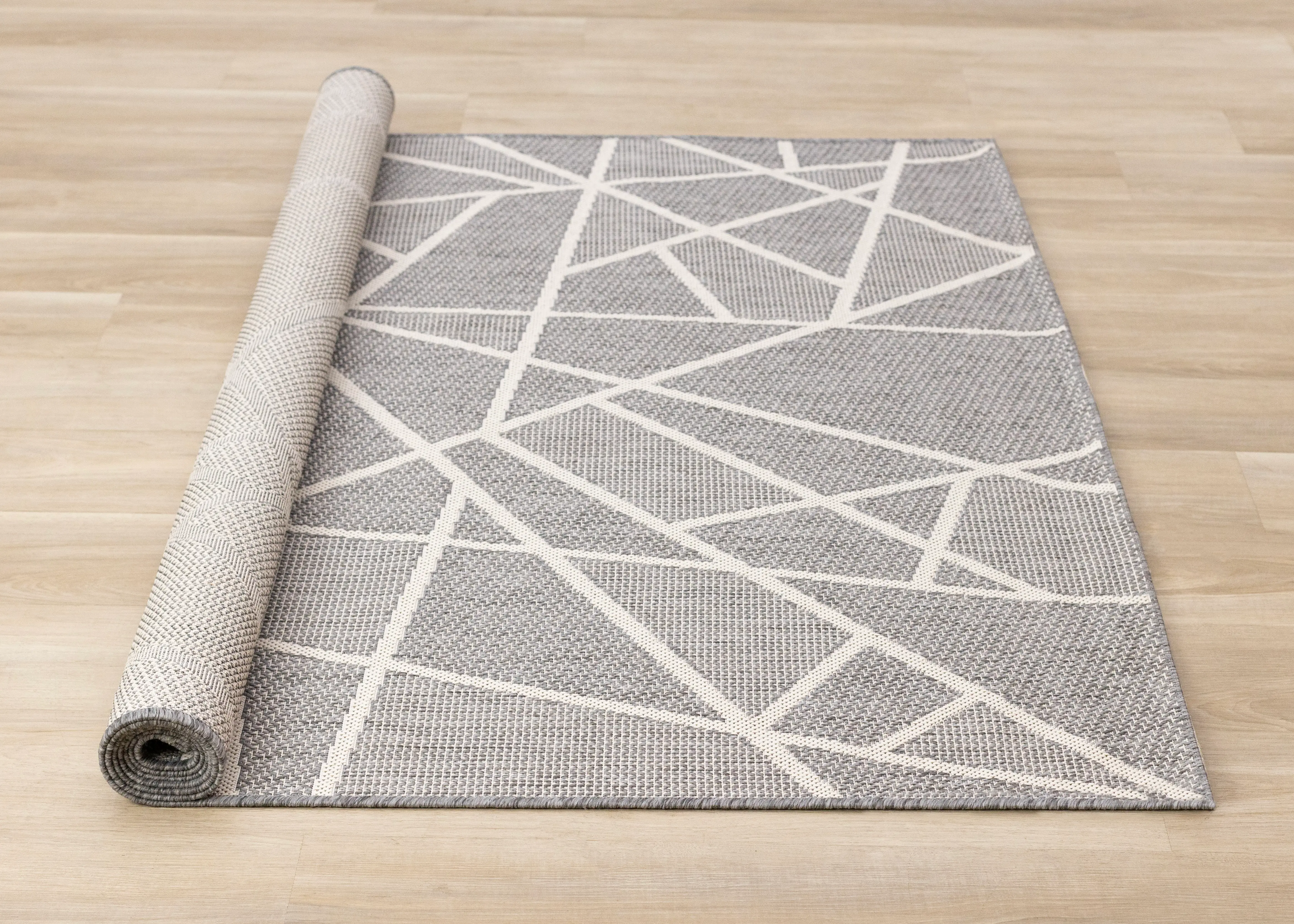 Jasper 5 x 7 Gray and White Outdoor Rug-4