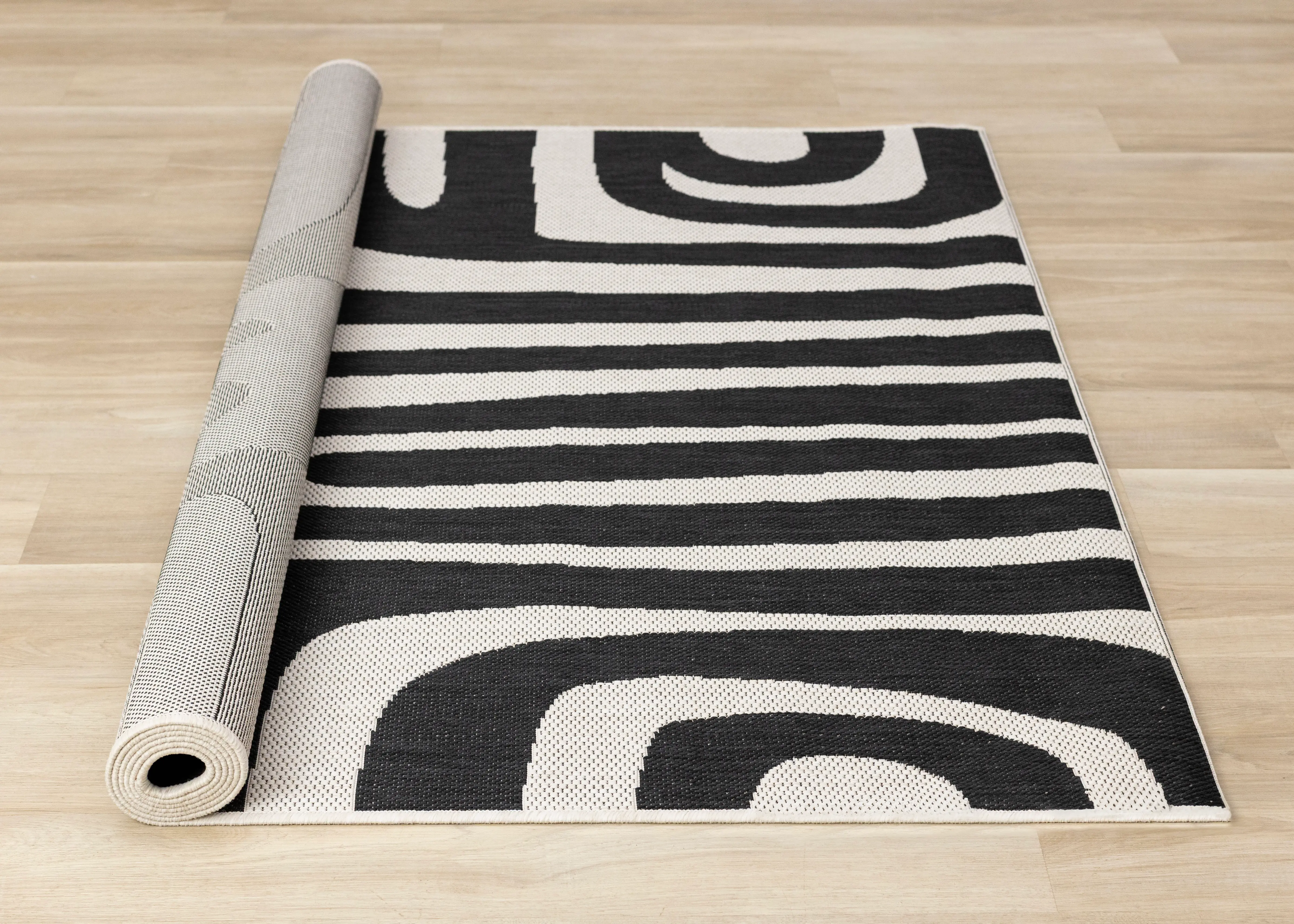 Jasper 5 x 8 Black and White Abstract Lines Outdoor Rug-8