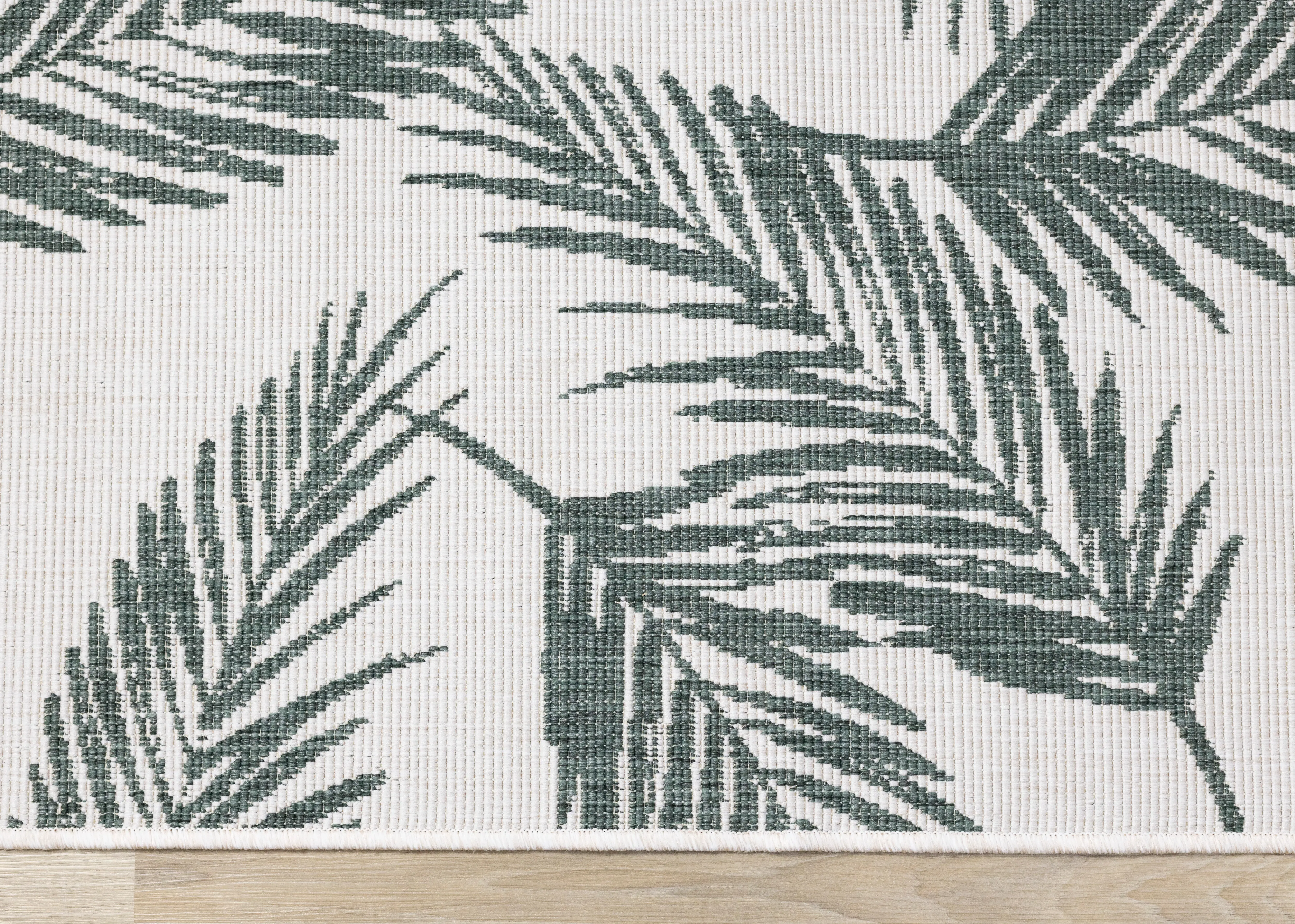 Bristol 5 x 8 Green Leaf Reversible Indoor-Outdoor Area Rug-3