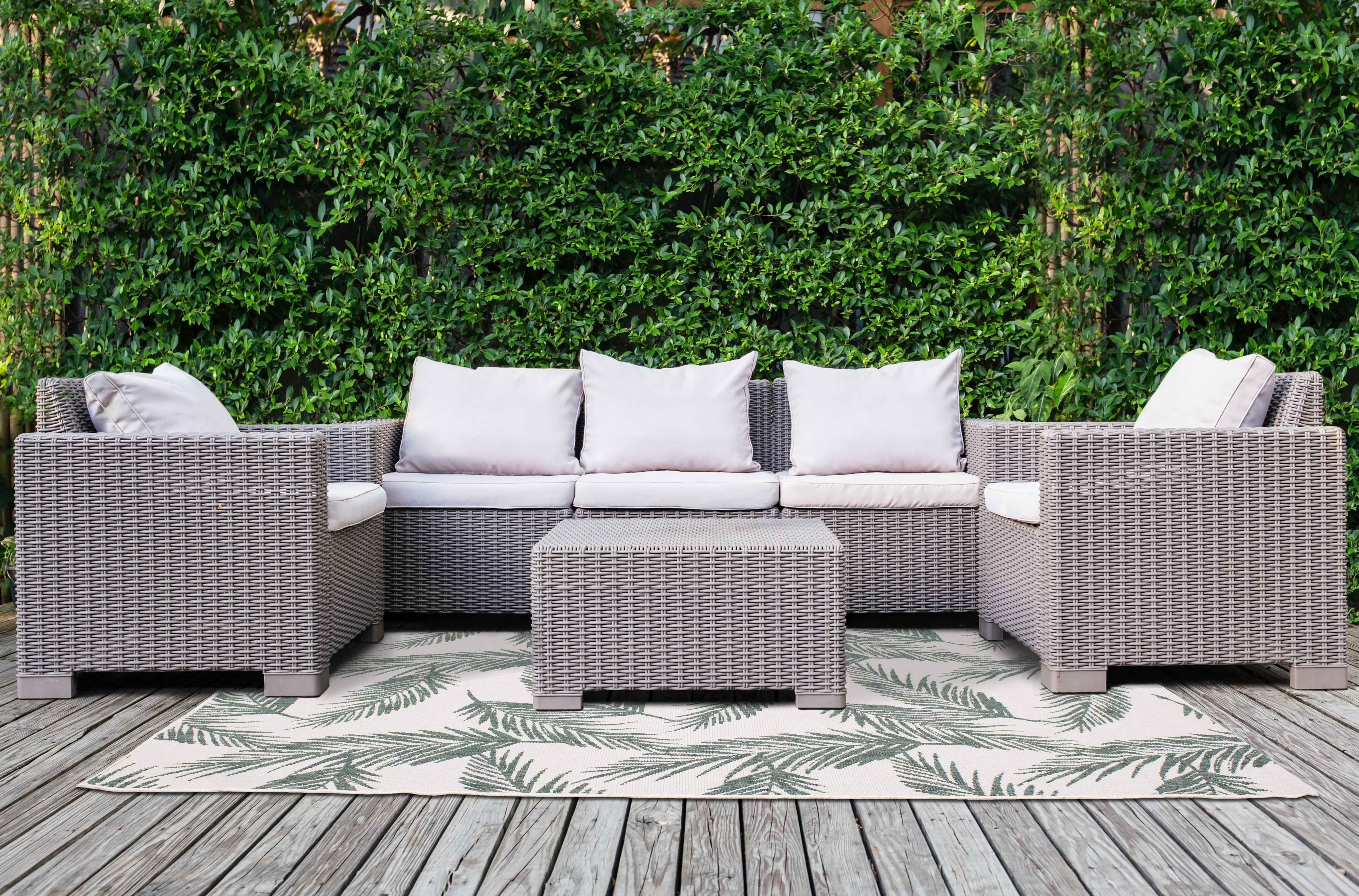 Bristol 6 x 9 Green Leaf Reversible Indoor-Outdoor Area Rug-2