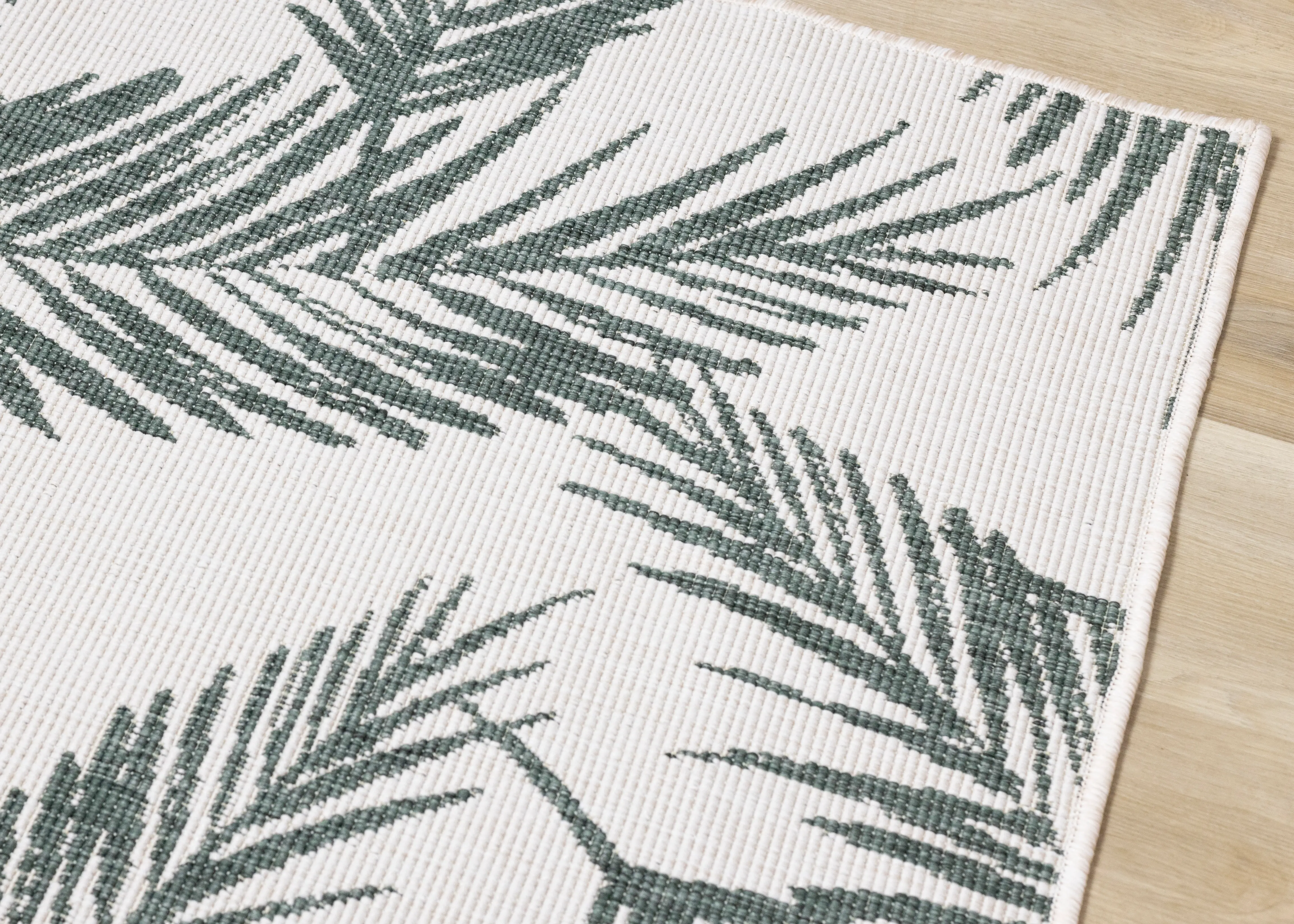 Bristol 6 x 9 Green Leaf Reversible Indoor-Outdoor Area Rug-3