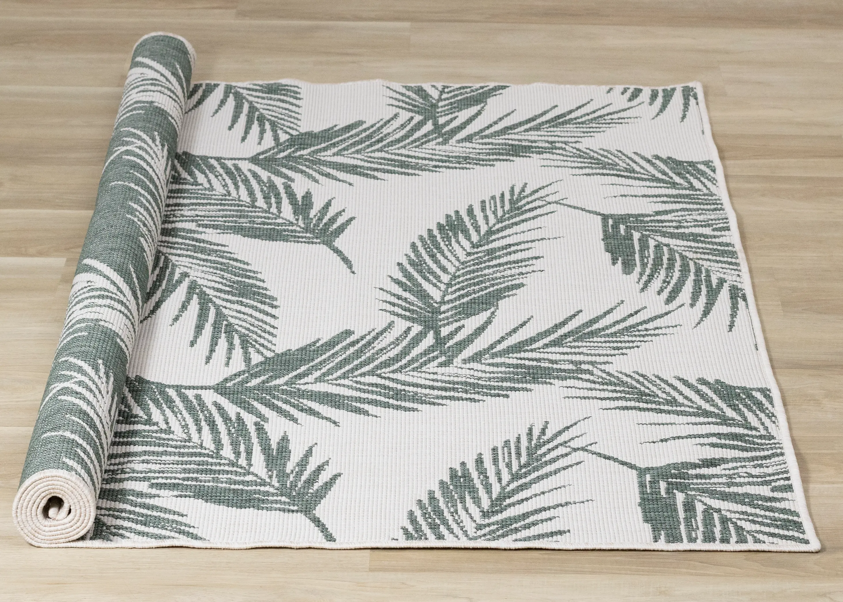 Bristol 6 x 9 Green Leaf Reversible Indoor-Outdoor Area Rug-7