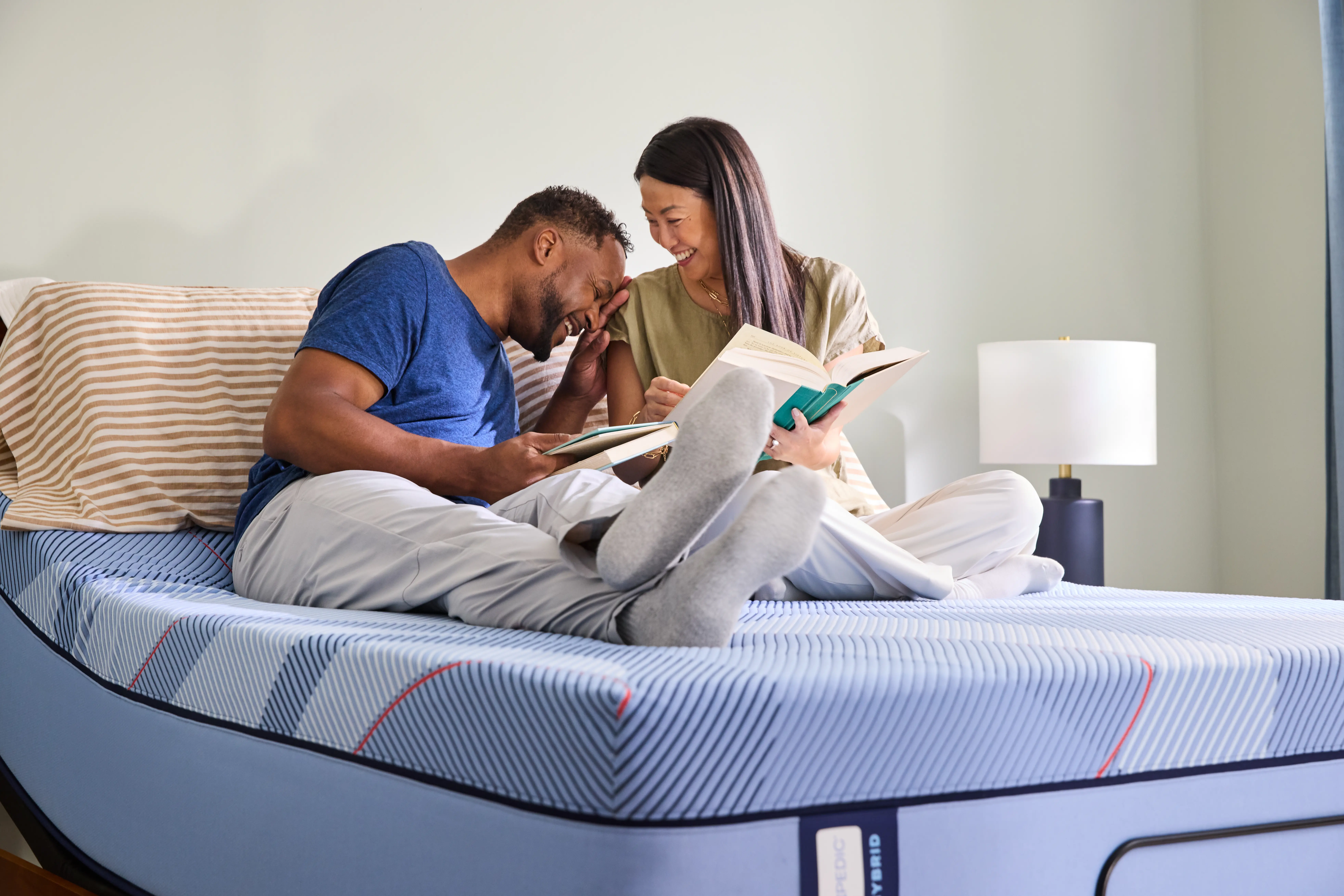53388251 Marysville Hybrid Medium Queen Mattress-2