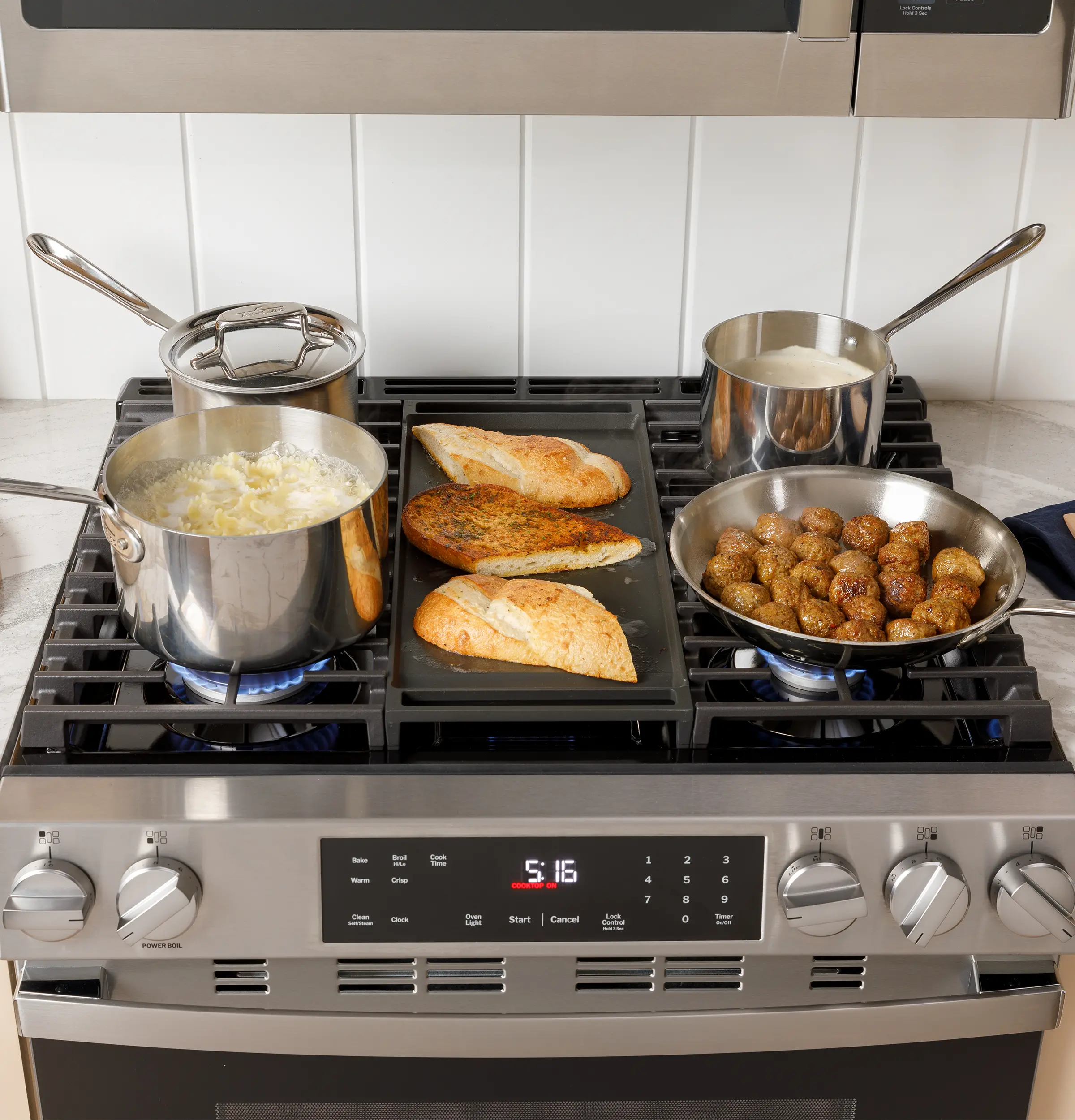GGF500PVSS GE 5.3 Cu Ft Single Oven Gas Range with Crisp Mode - Stainless Steel-8