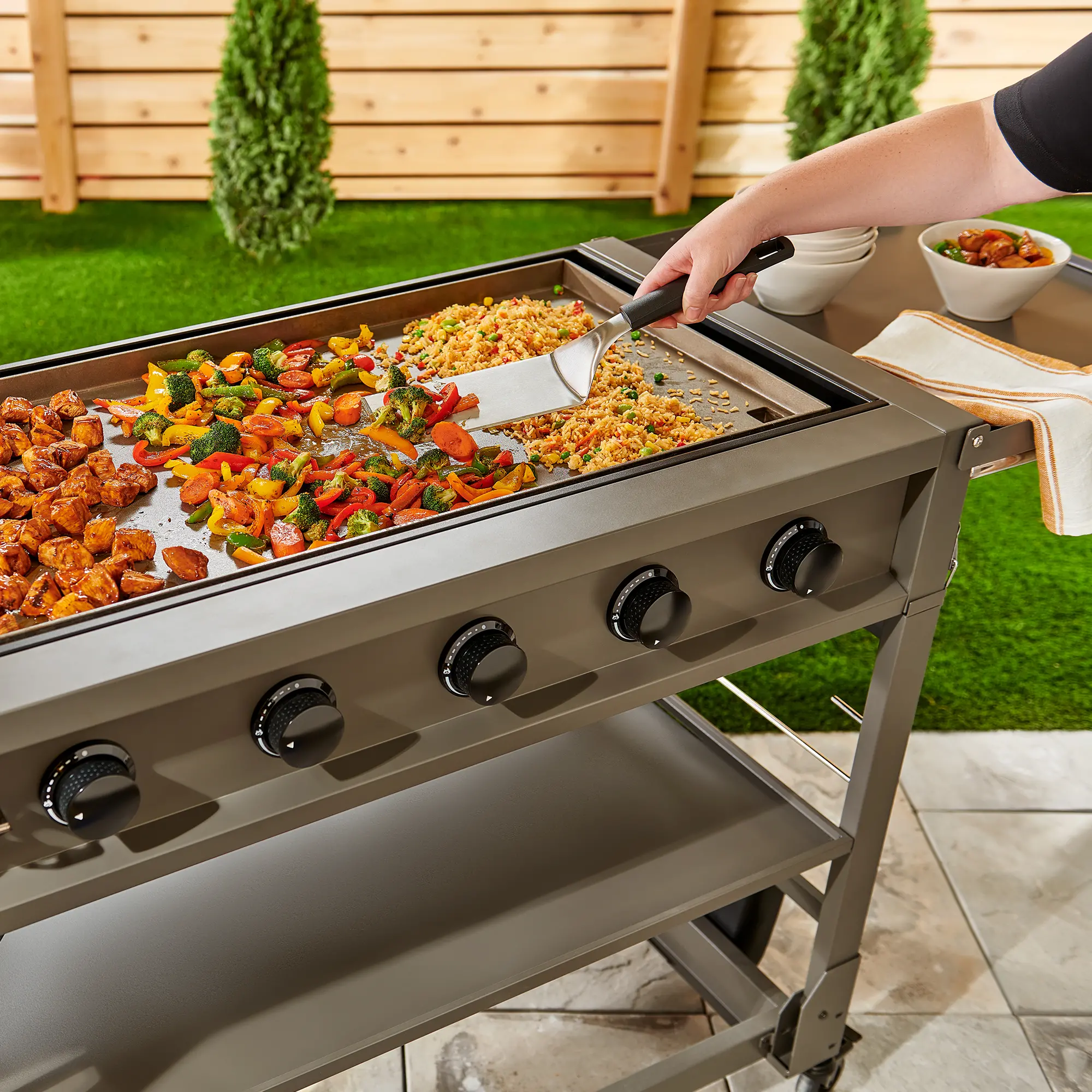 TDT-571-0101 Tytus Anaheim 36 5-Burner Liquid Propane Griddle-2