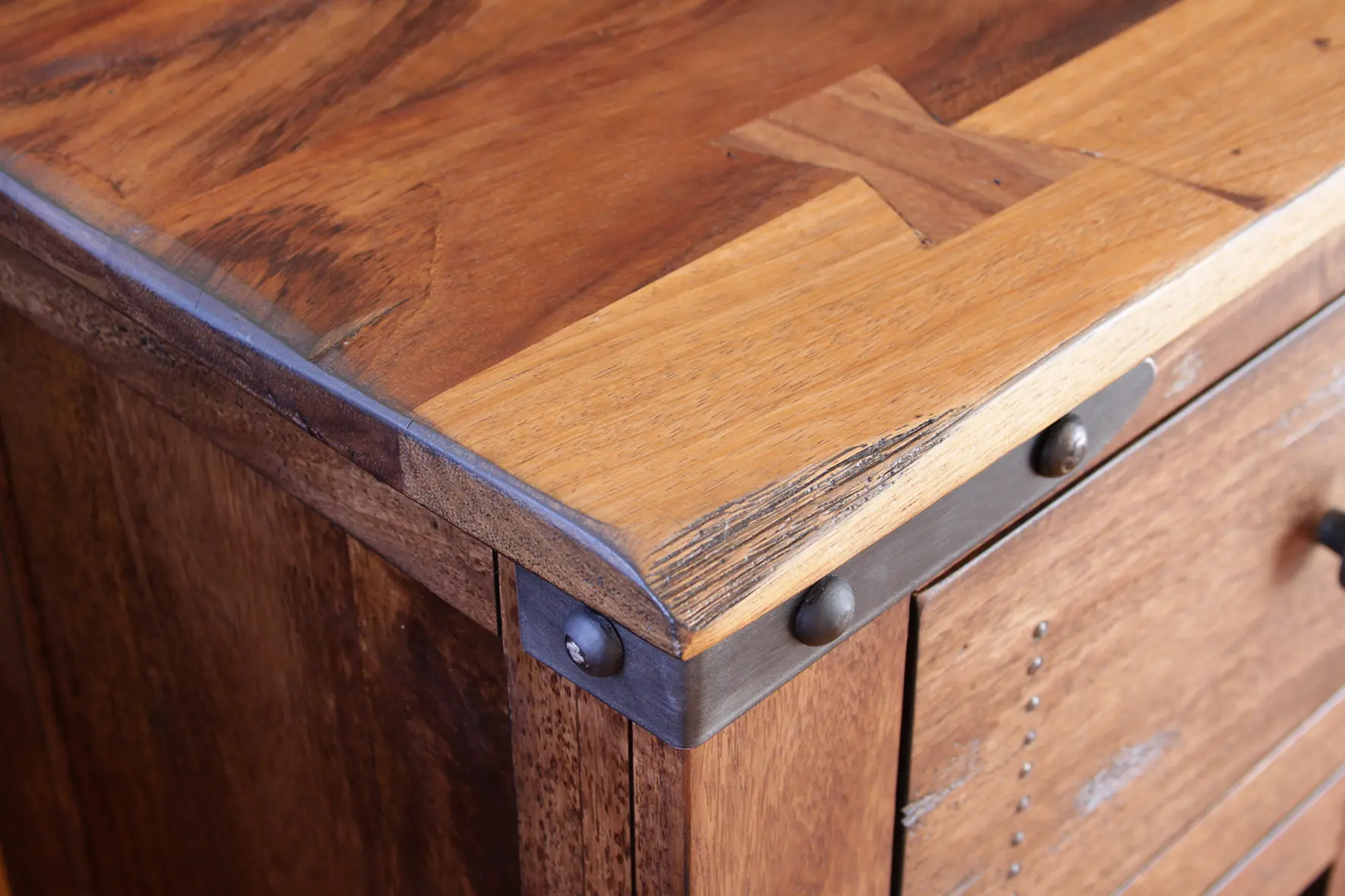 Parota Natural Mango Wood Console-8