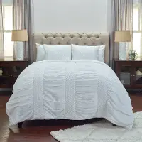 White Cotton Queen Quilt Bedding Collection - Carly