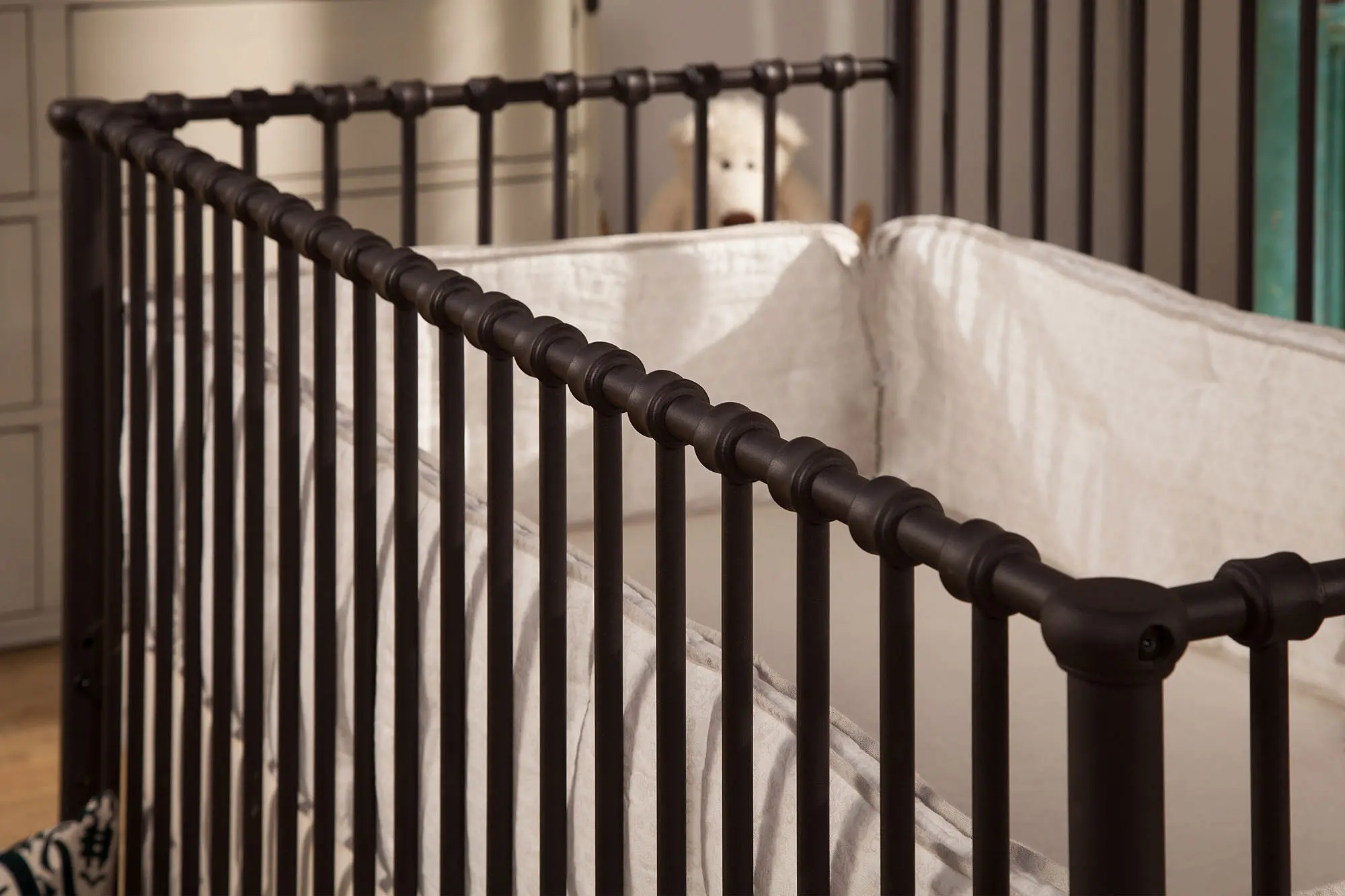 Vintage Iron 4-in-1 Convertible Crib - Winston -2