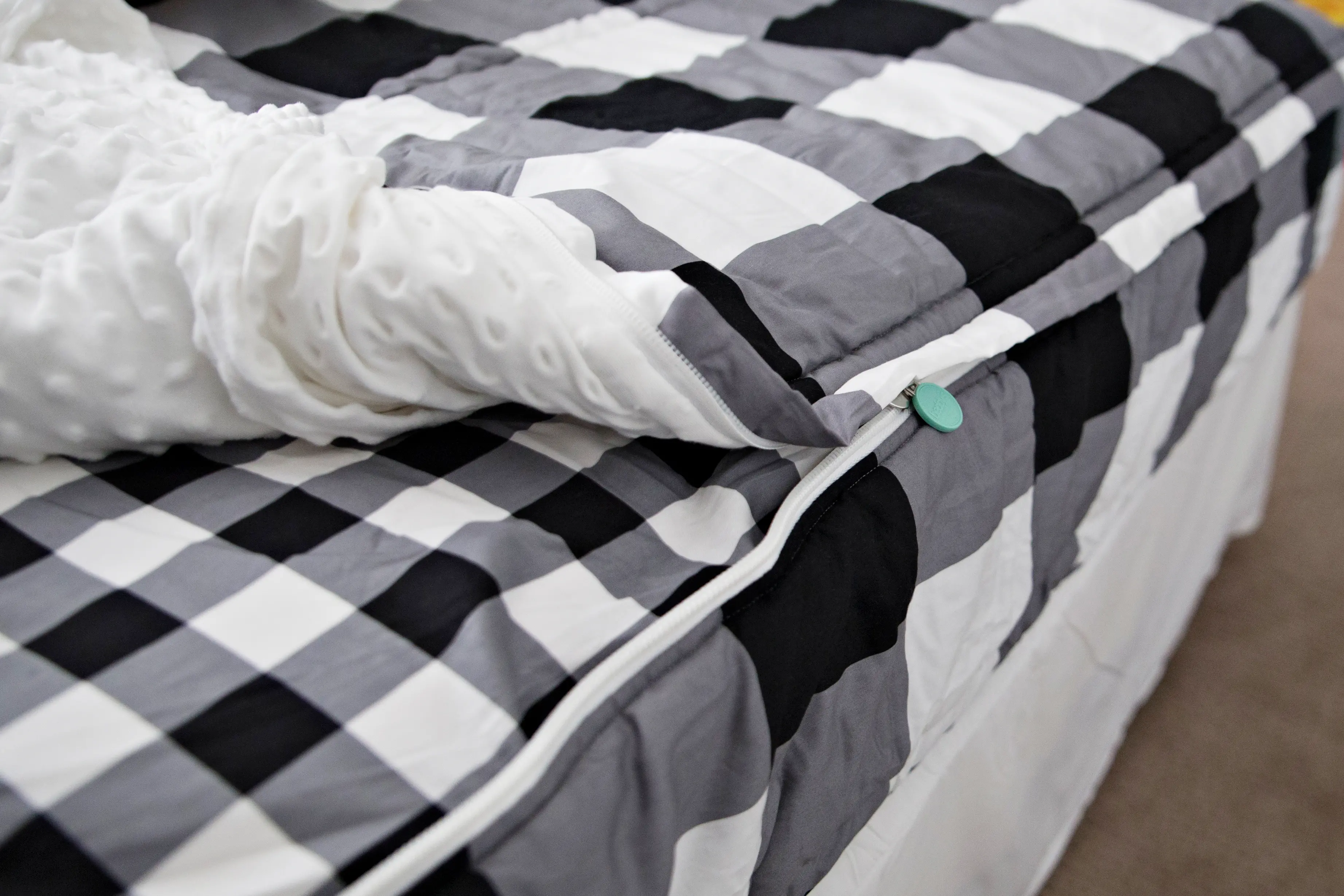 Beddy's Full Black and White Checked Out Bedding Collection-13