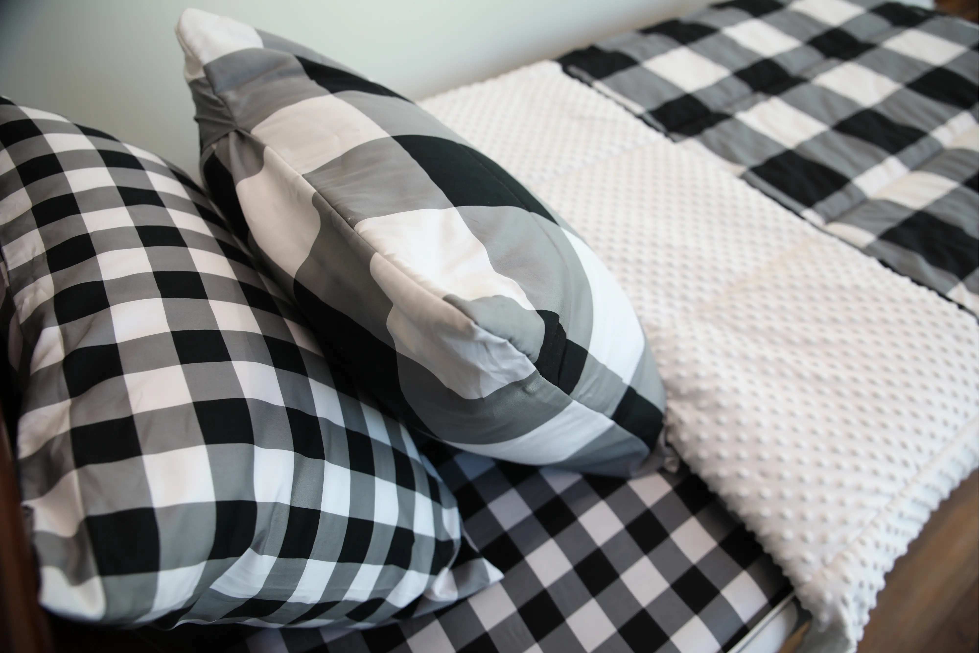 Beddy's Full Black and White Checked Out Bedding Collection-8