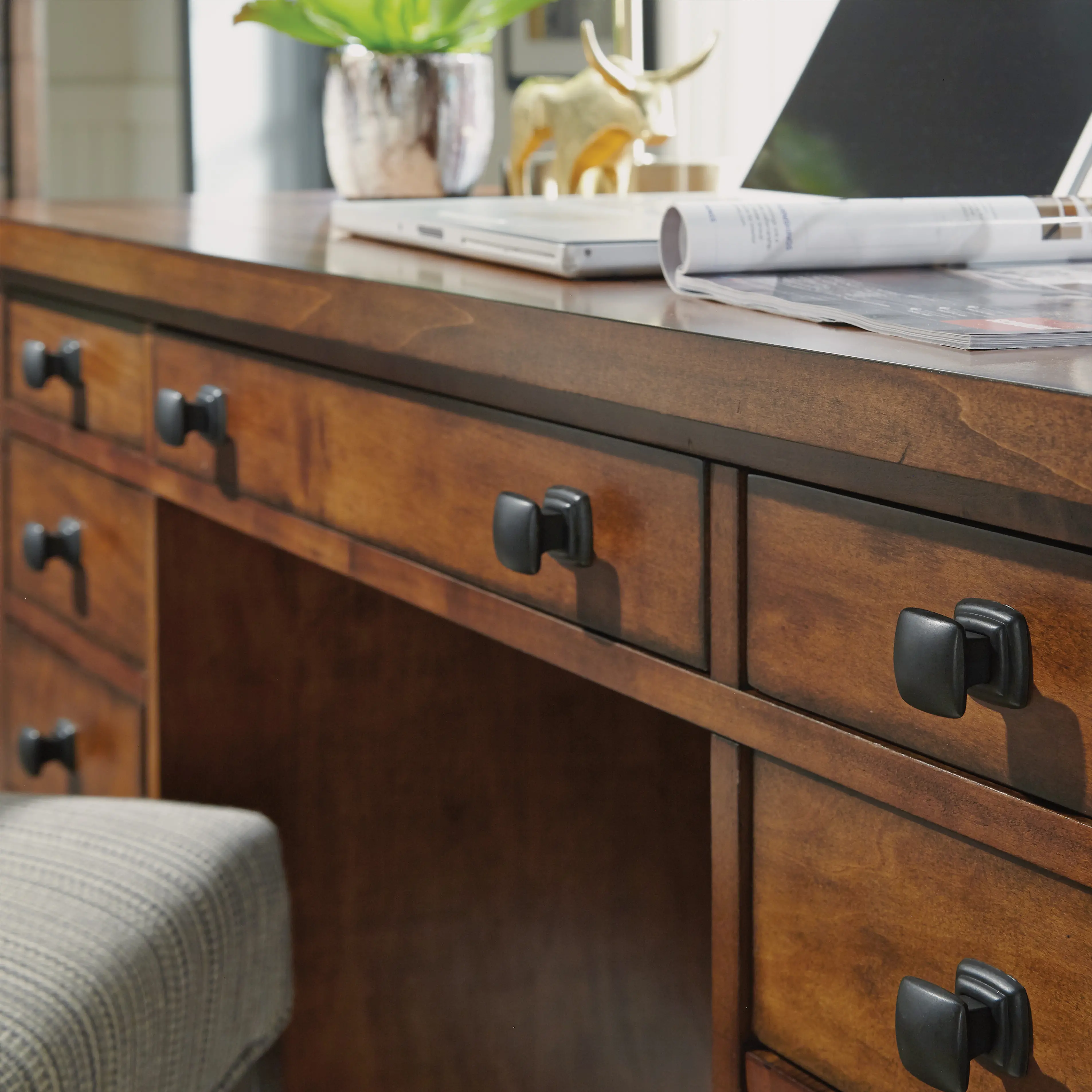 5412-18 Executive Pedestal Desk - Tahoe-5