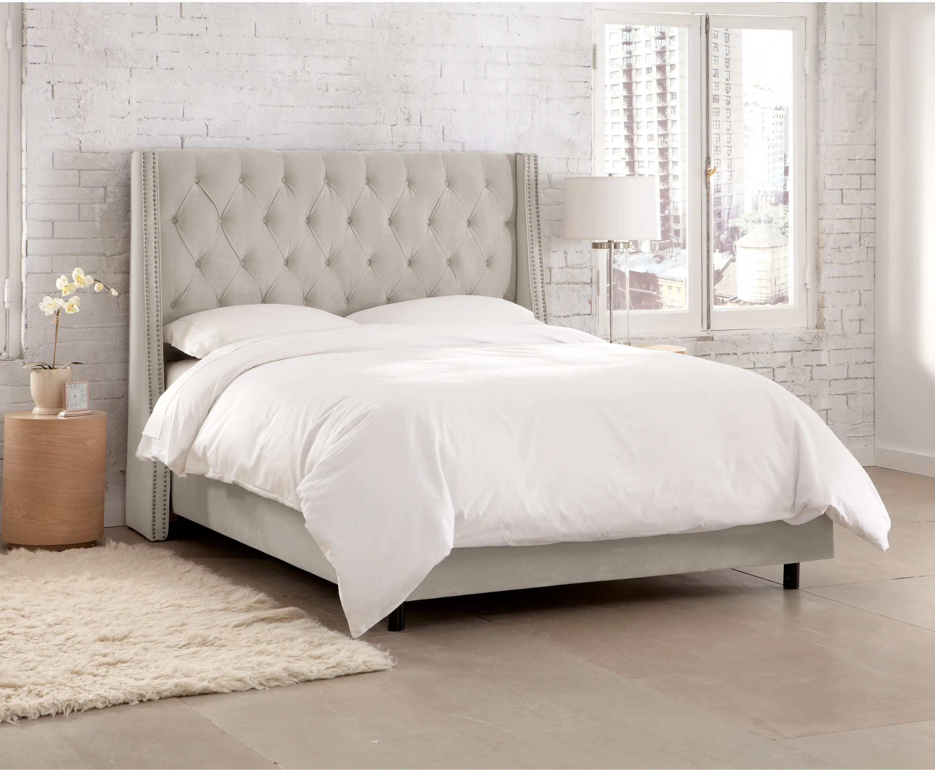 122NBBED-PWVLVLGHGR Riley Velvet Light Gray Flared Wingback Queen Bed - Skyline Furniture-1