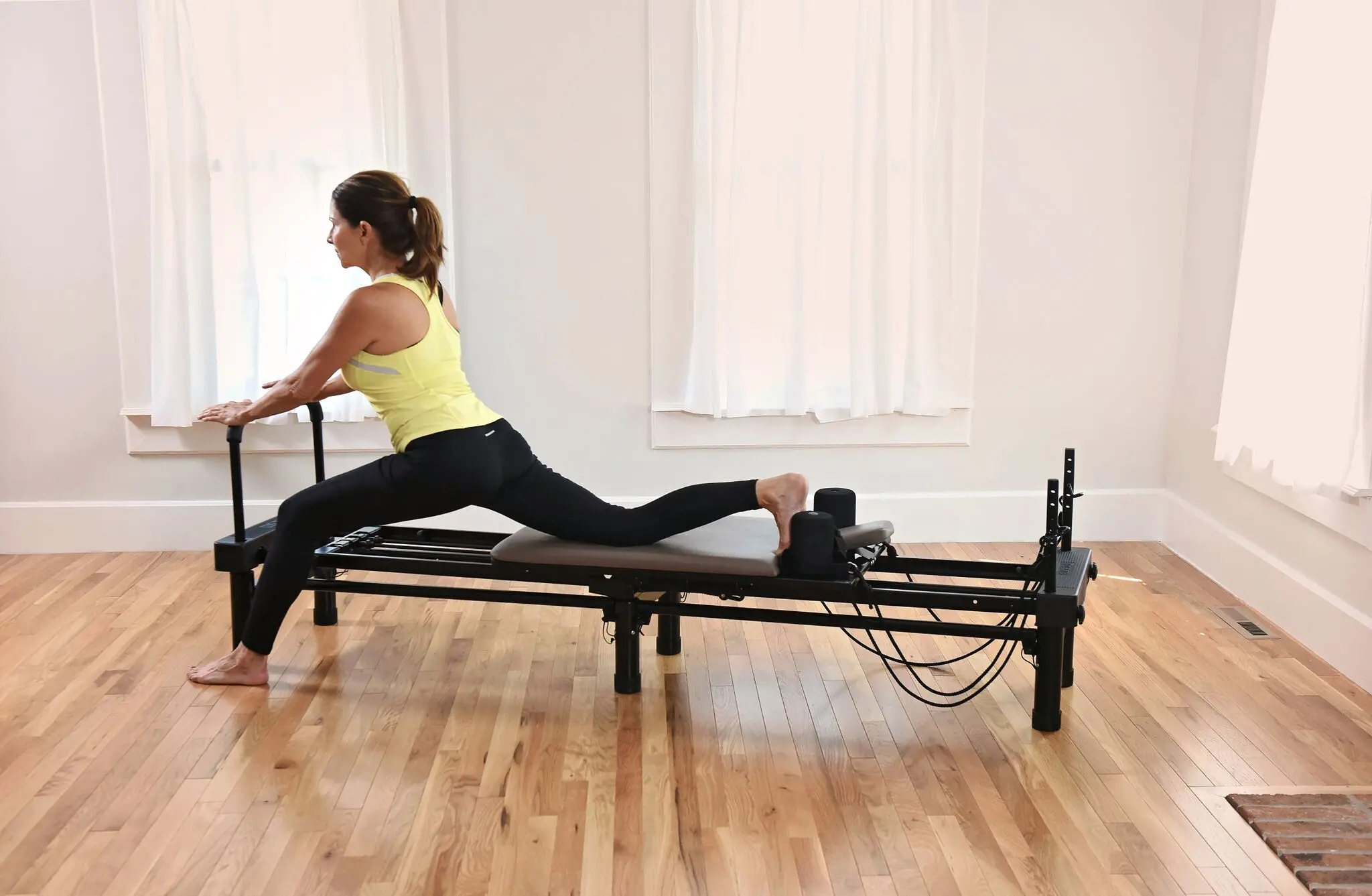 55-4651 AeroPilates Pilates Machine - Reformer 651-2