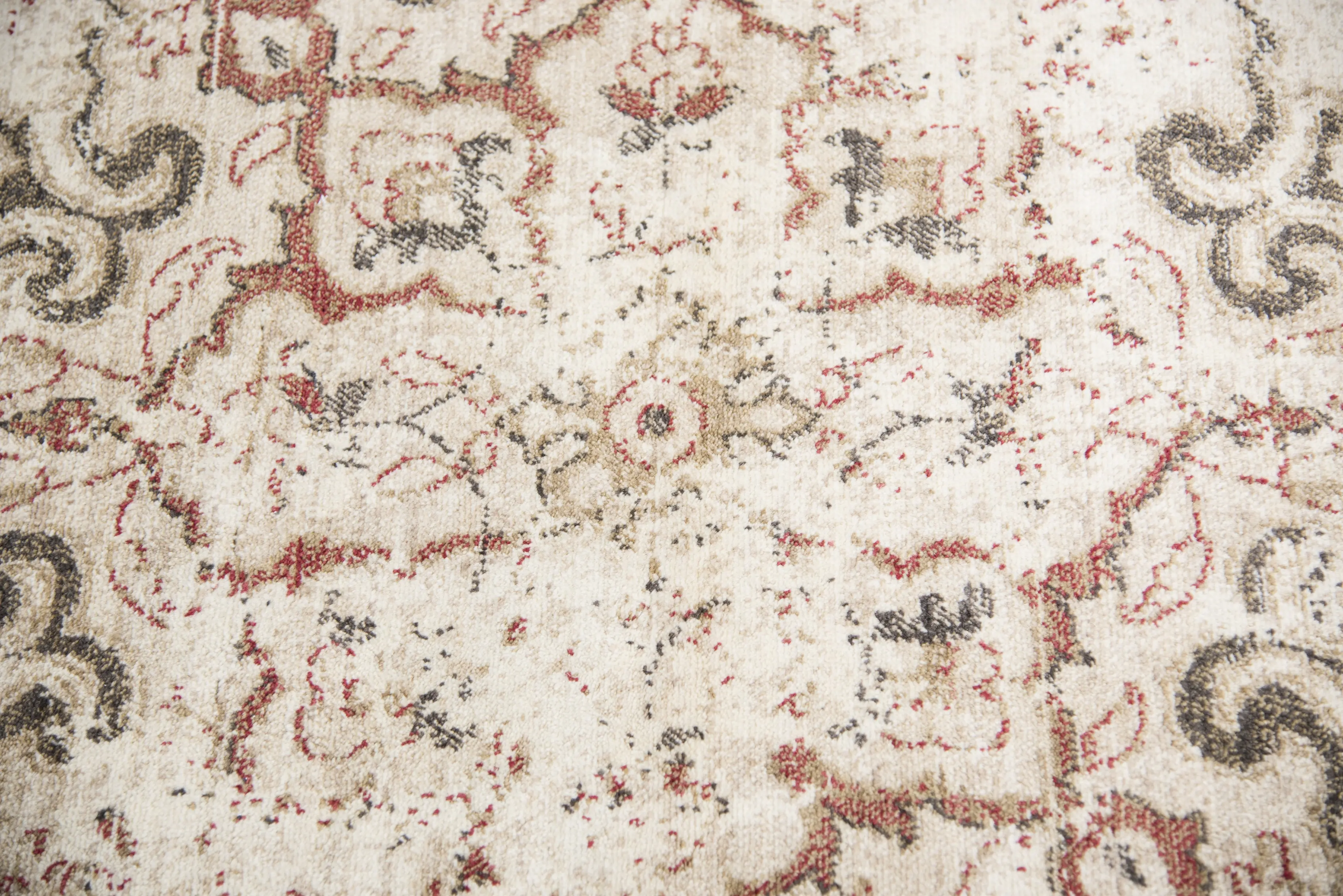Gossamer 5 x 8 Medium Ivory, Gold and Red Area Rug-4