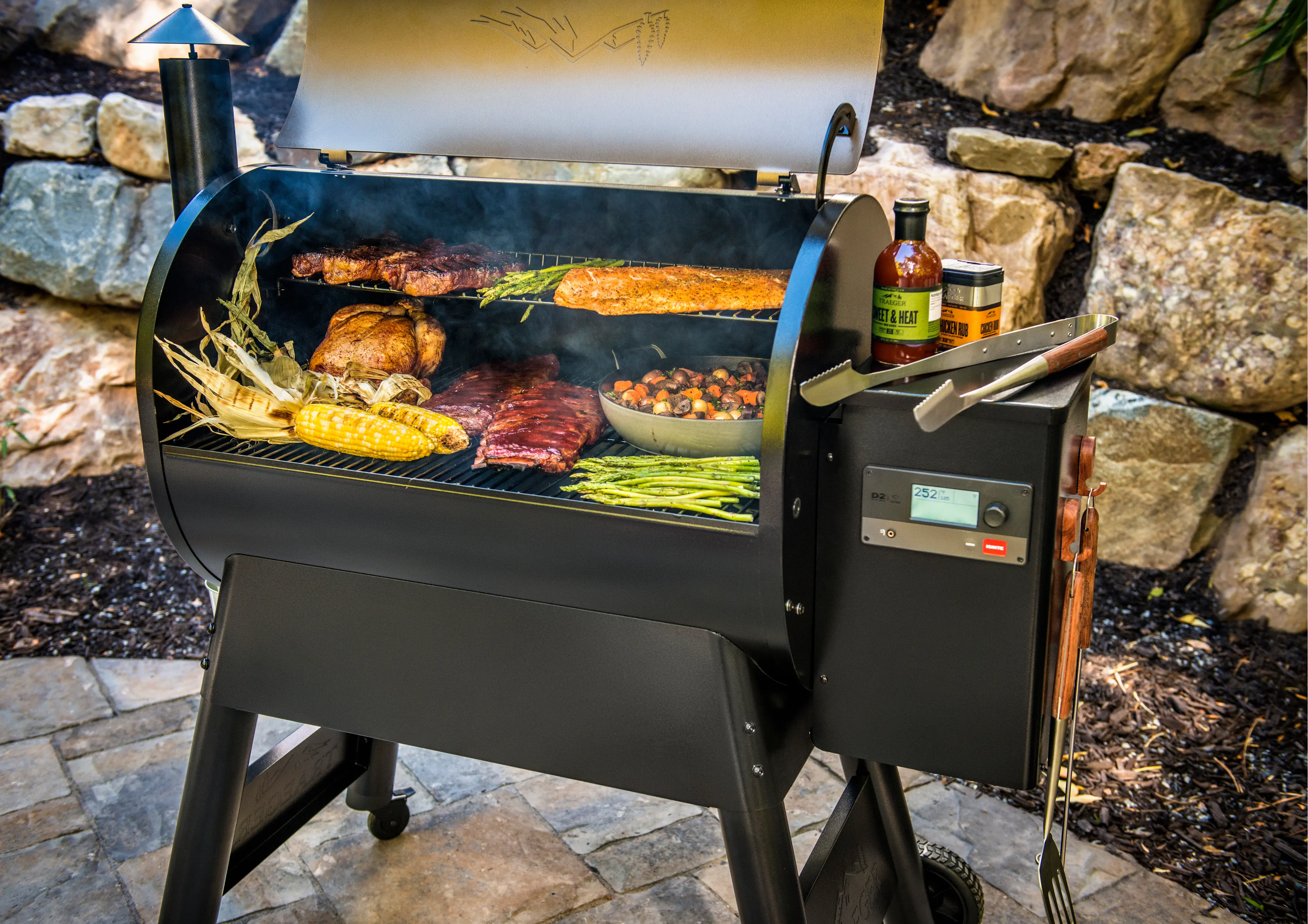 TFB78GZE,780-BRONZE Traeger Pro 780 Bronze Pellet Grill 2nd Generation-2