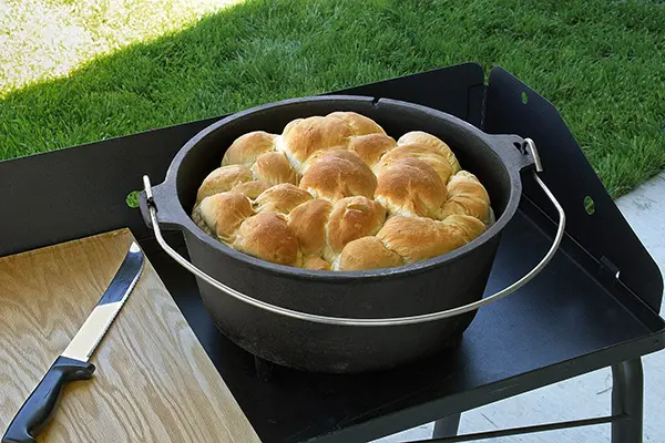 DO10 Camp Chef 6 Quart Deluxe 10 Inch Dutch Oven - Cast Iron-2
