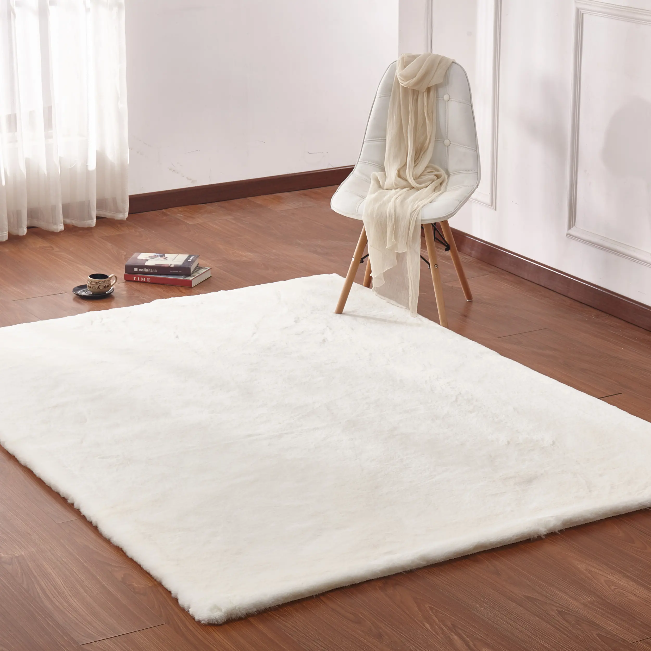 Chinchilla 5 x 7 Faux Fur Off-White Area Rug-1