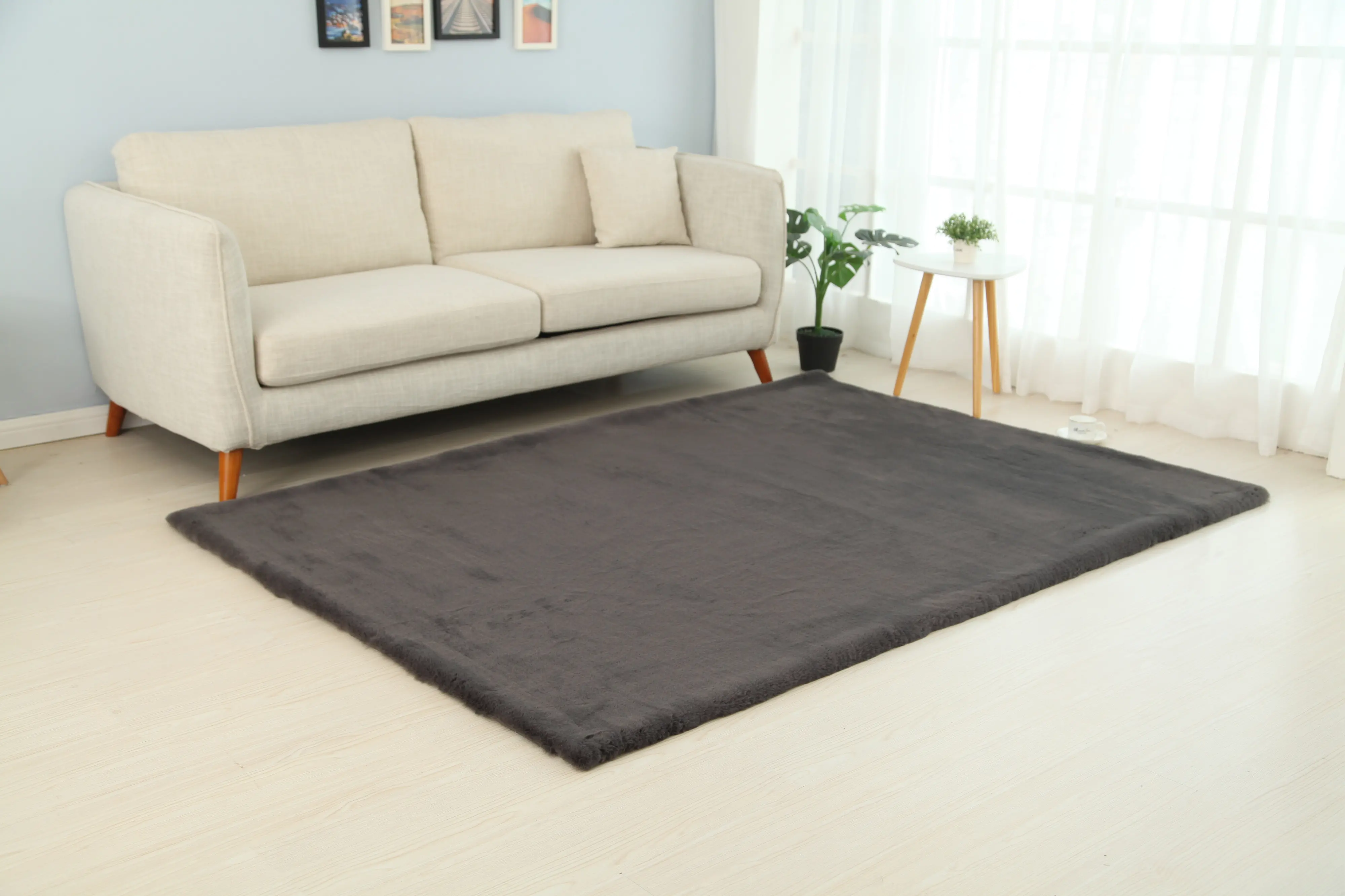 Chinchilla 8 x 10 Faux Fur Gray Area Rug-1