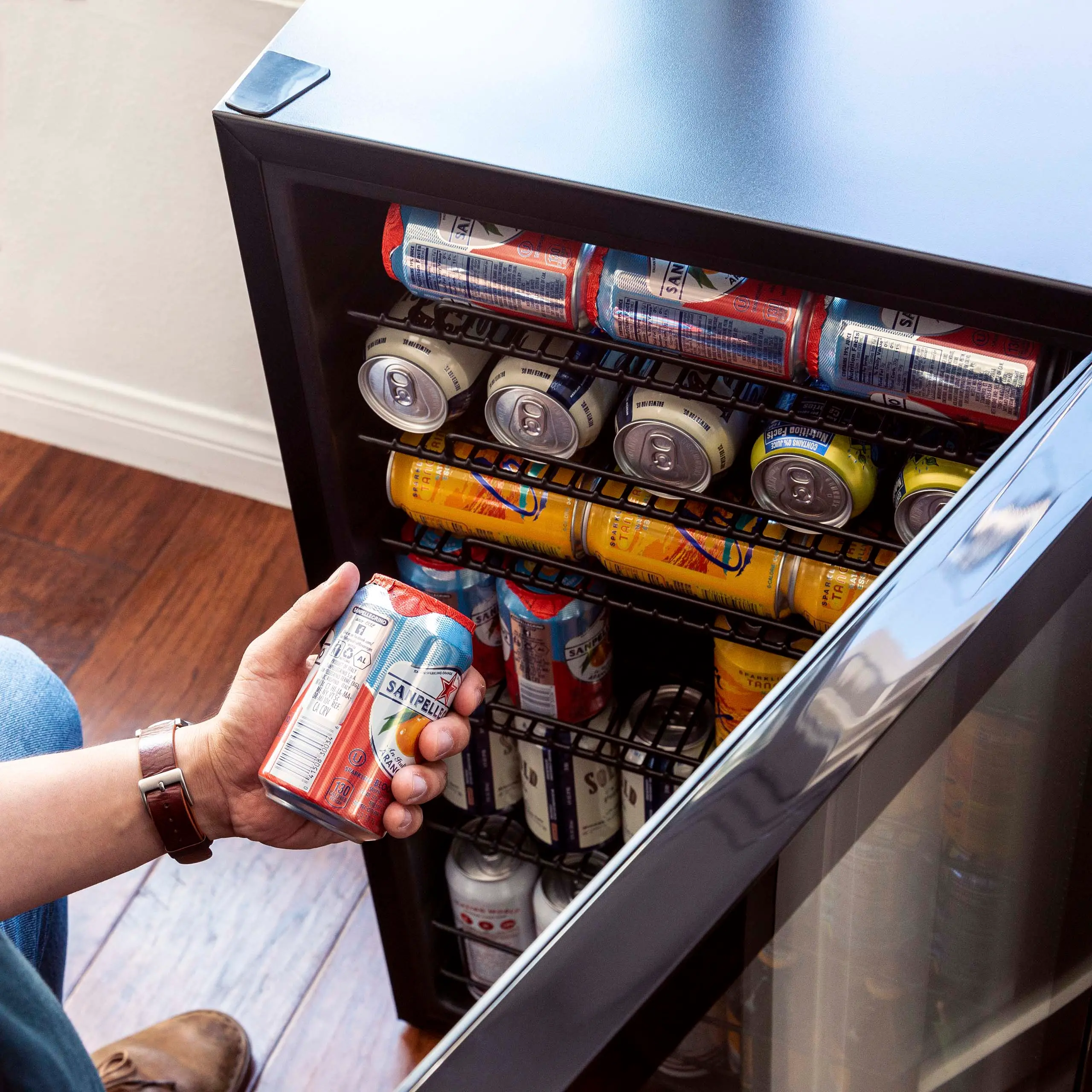 AB-1200B NewAir 126 Can Beverage Cooler - Black-9