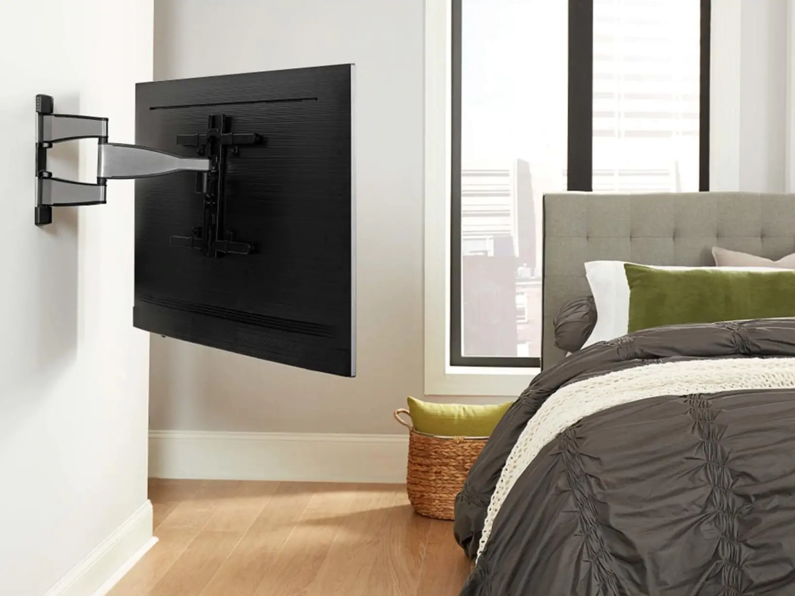 VMF720-B2 Advanced Full-Motion Premium TV Wall Mount - 32  to 55 -4