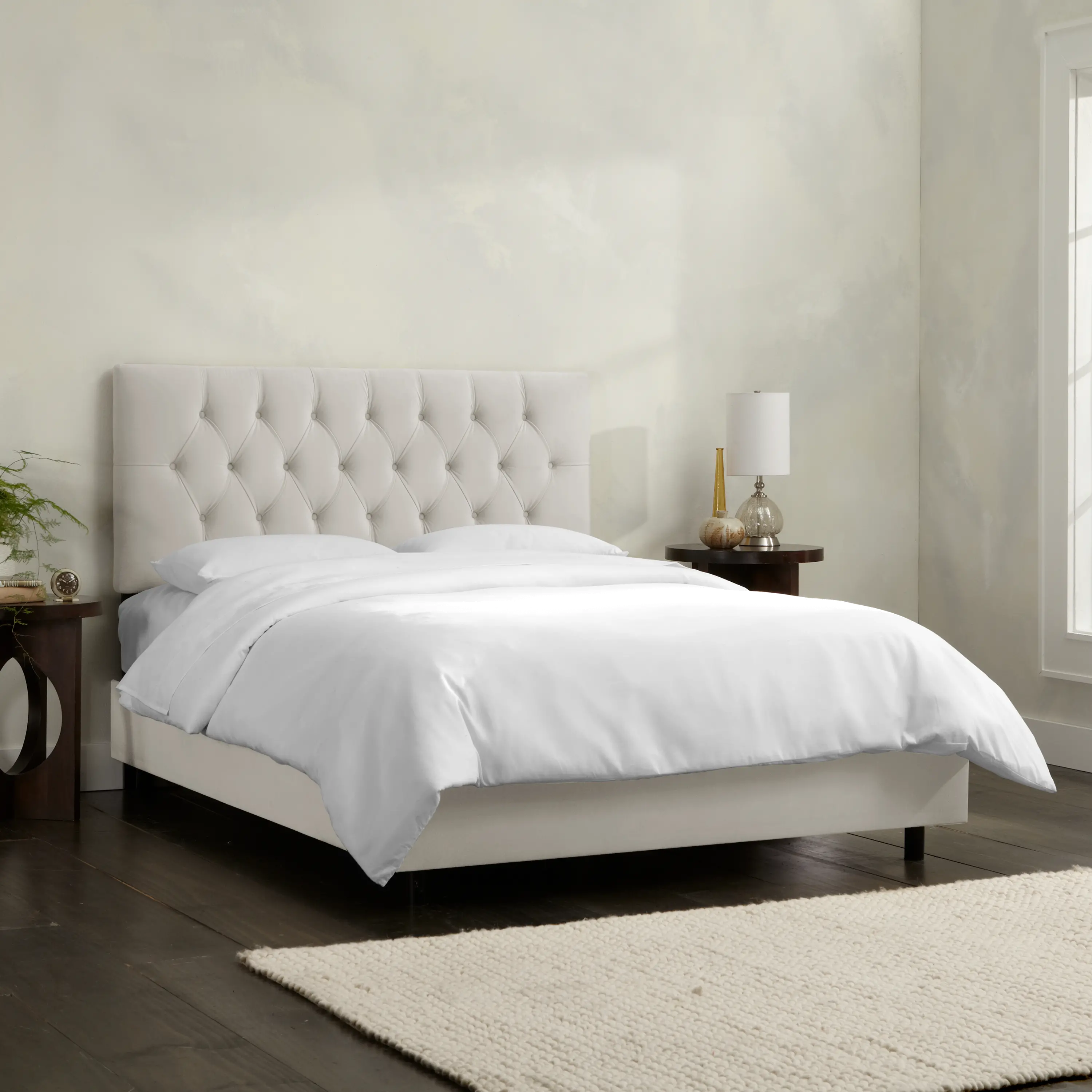 543BEDVLVLGHGR Julia Velvet Light Gray Tufted King Upholstered Bed - Skyline Furniture-2