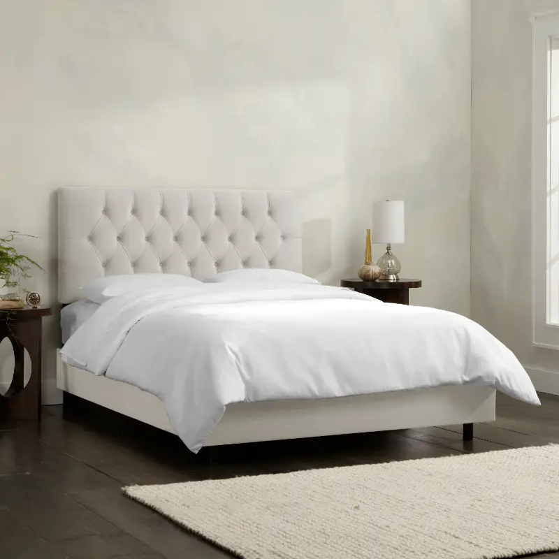 Julia Velvet Light Gray Tufted King Upholstered Bed - Skyline Furniture